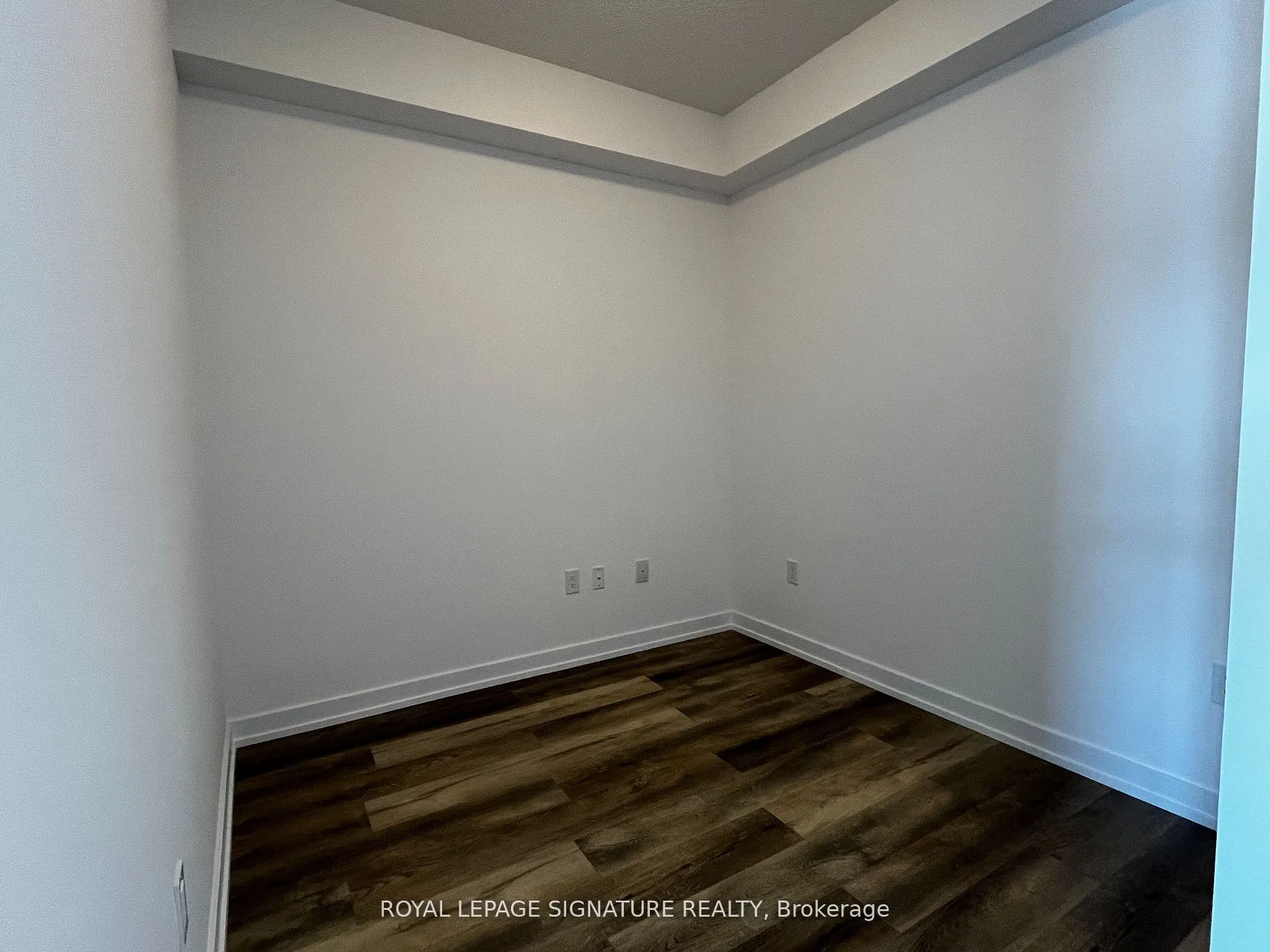 470 Dundas Street E, #1012