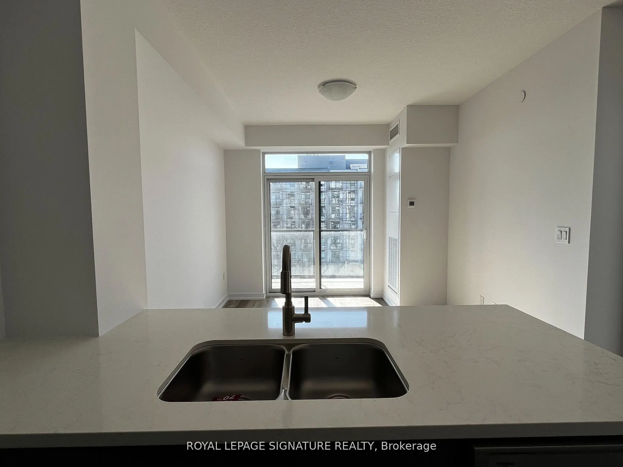 470 Dundas Street E, #1012