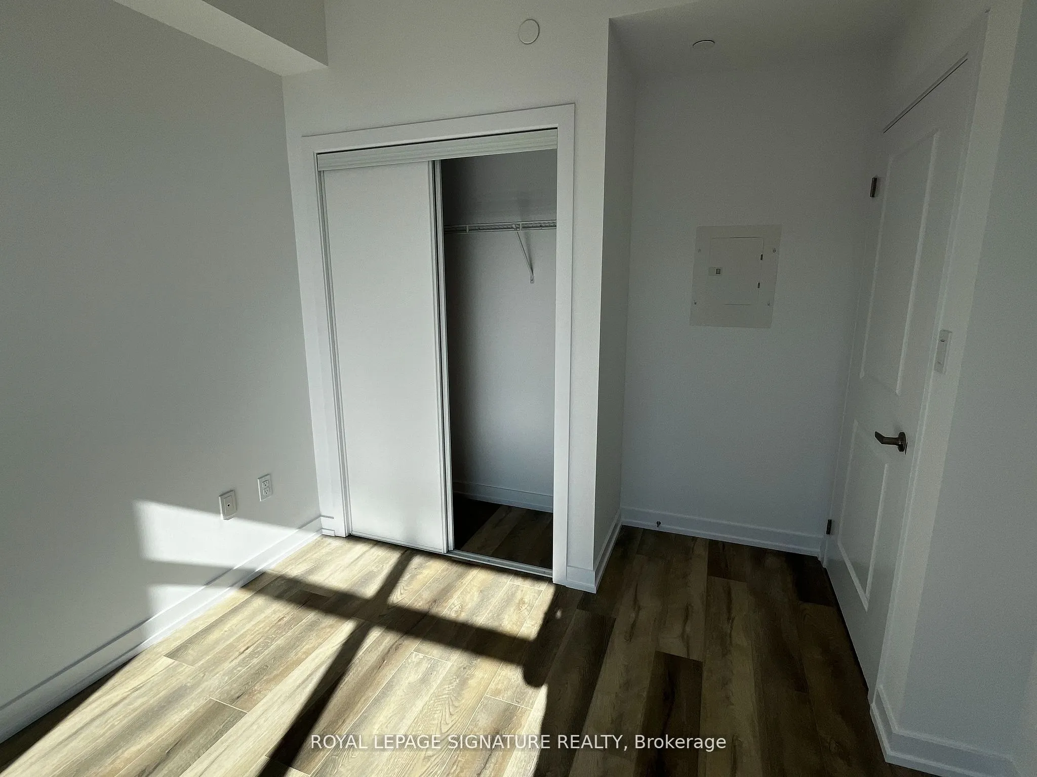 470 Dundas Street E, #1012