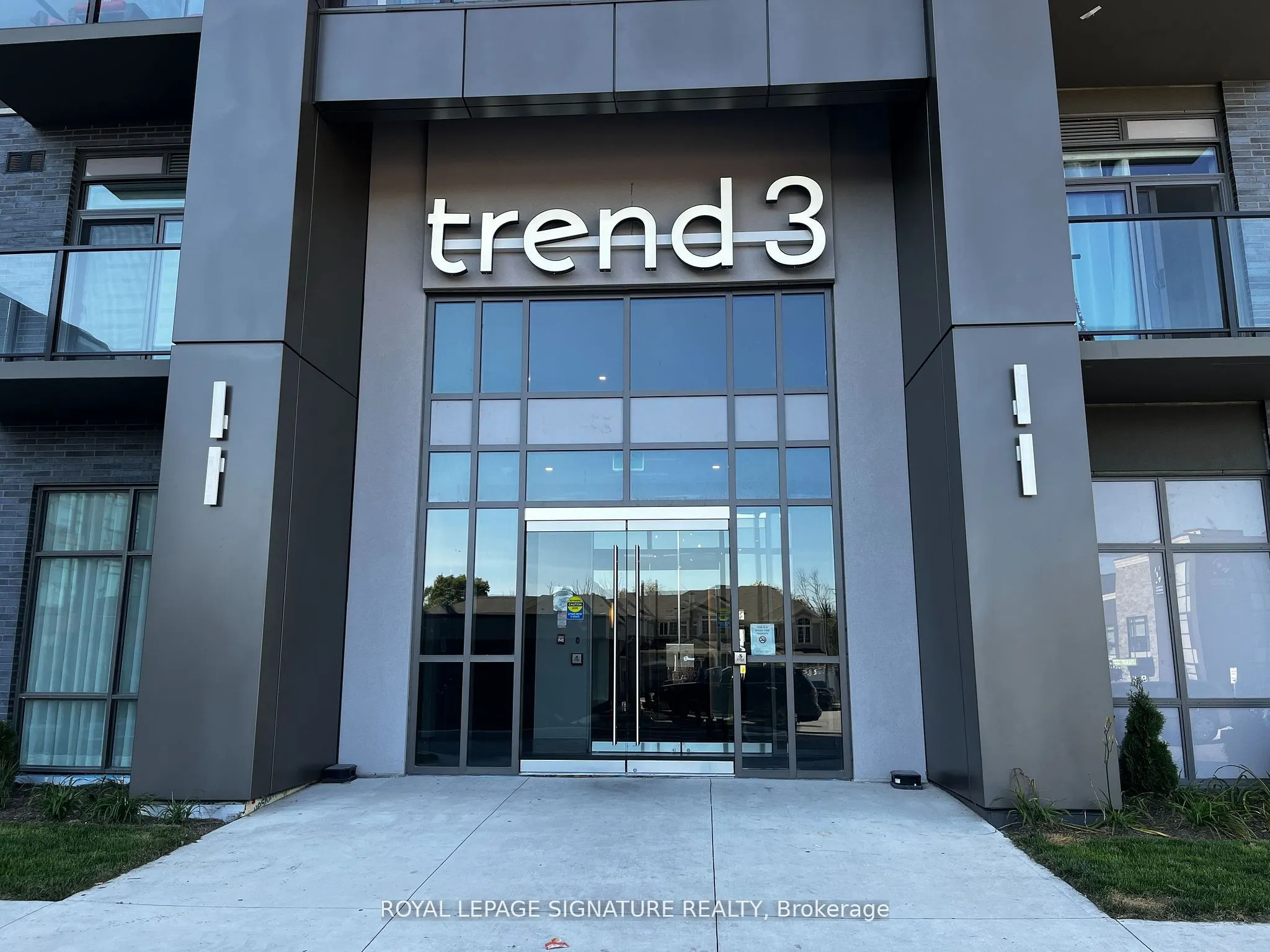 470 Dundas Street E, #1012