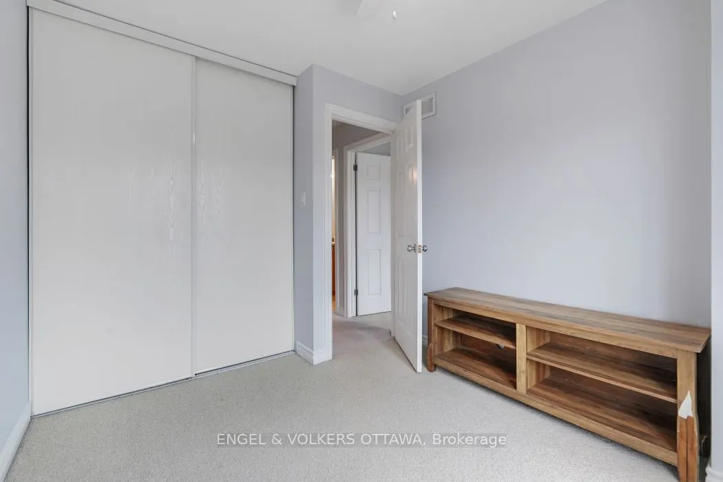 24 Steel Street, #D