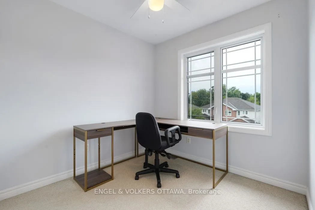24 Steel Street, #D