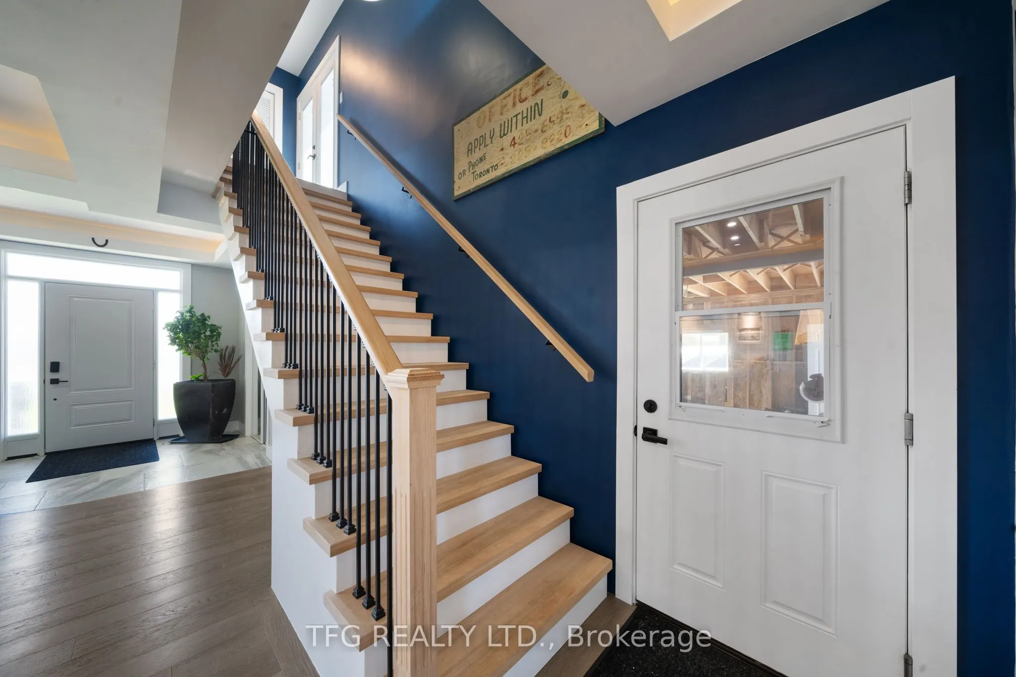 27 Greenway Circle