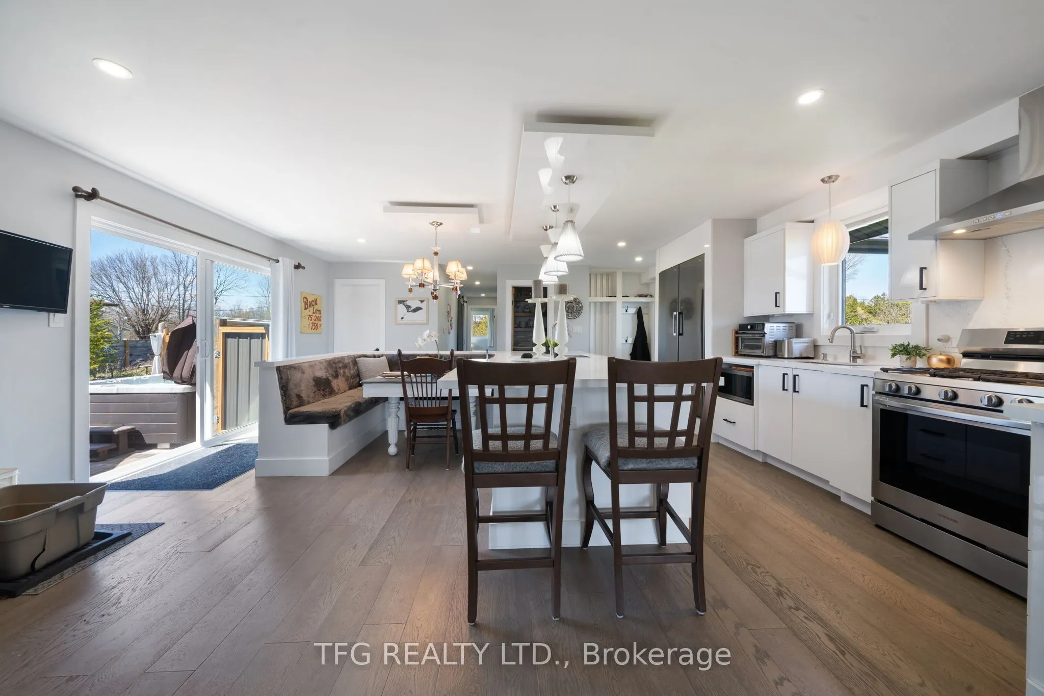 27 Greenway Circle
