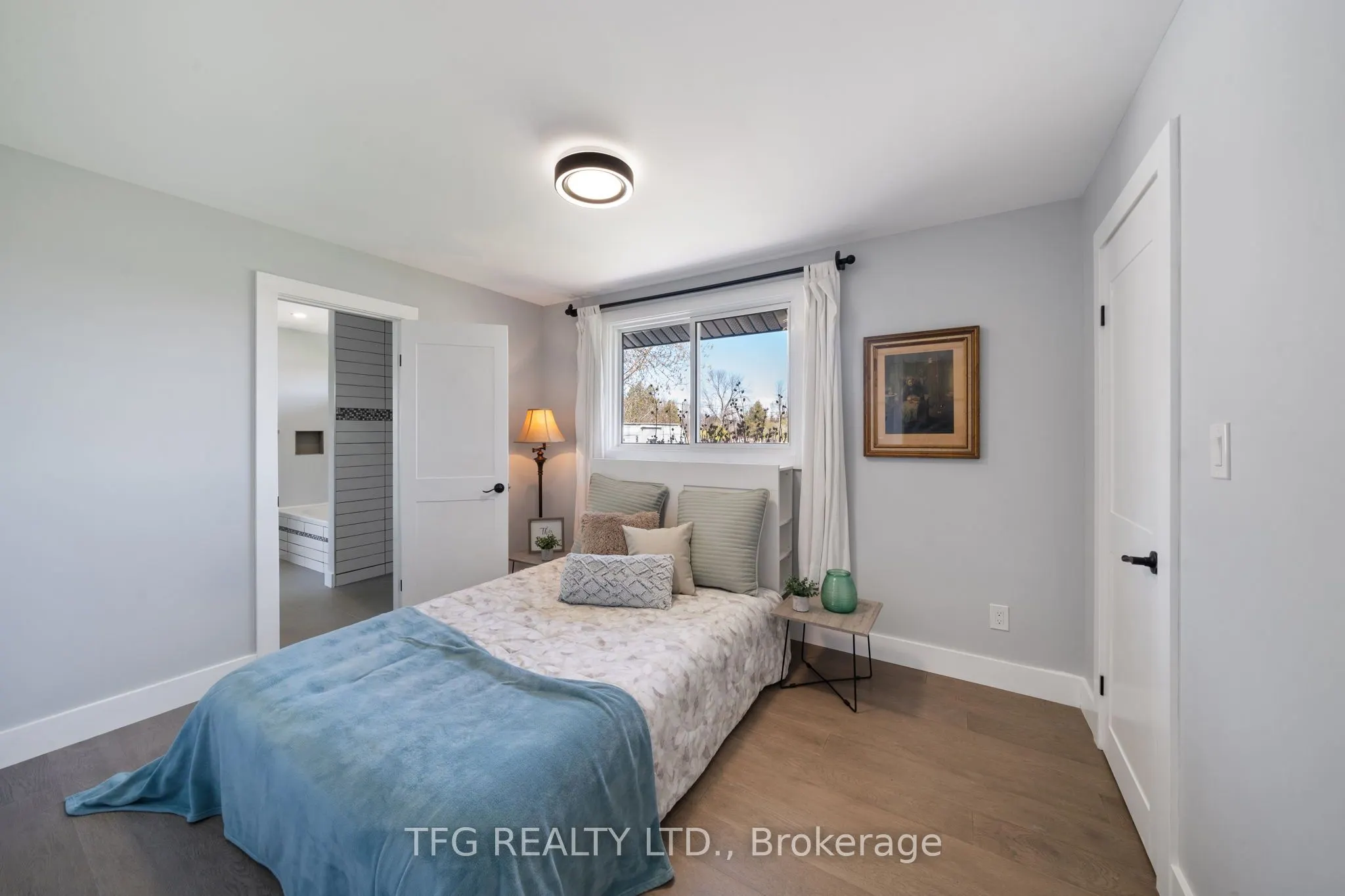 27 Greenway Circle
