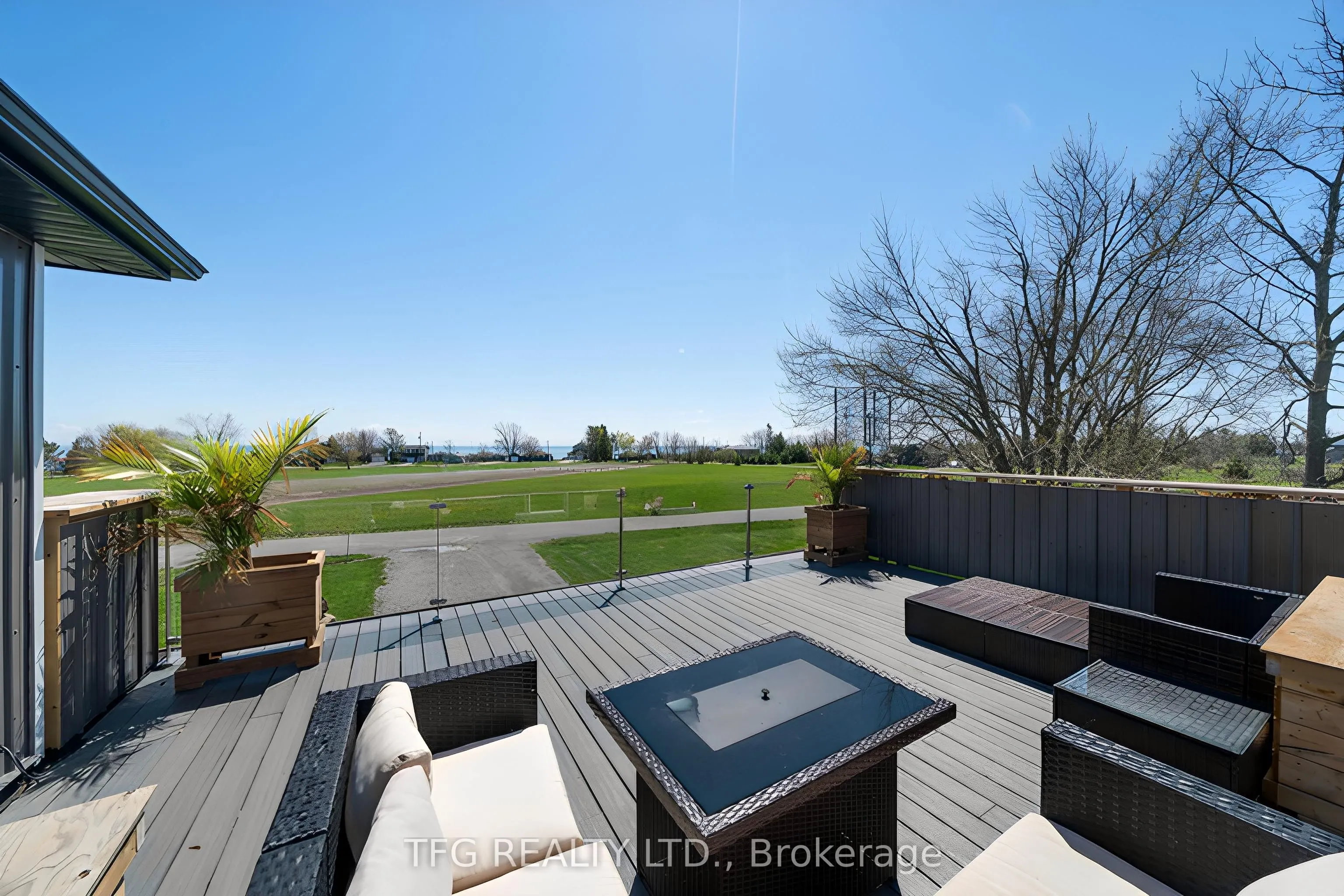 27 Greenway Circle
