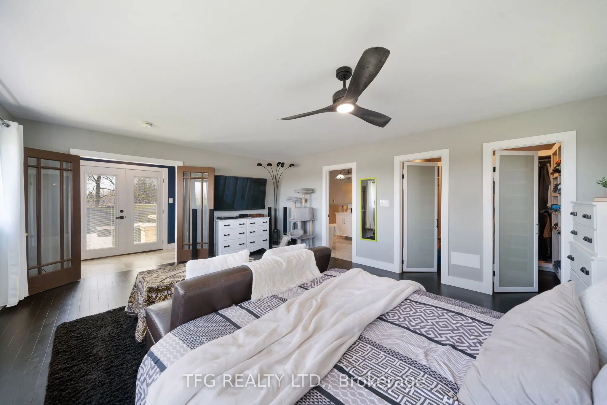 27 Greenway Circle