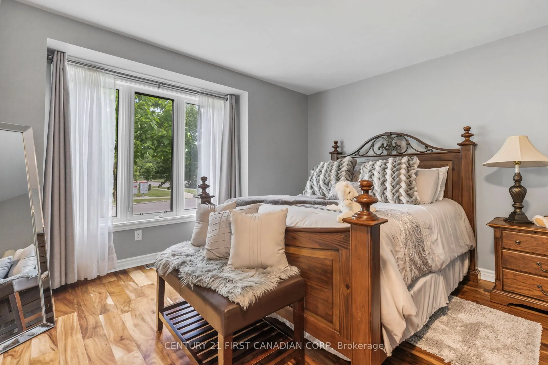 2 Longview Court