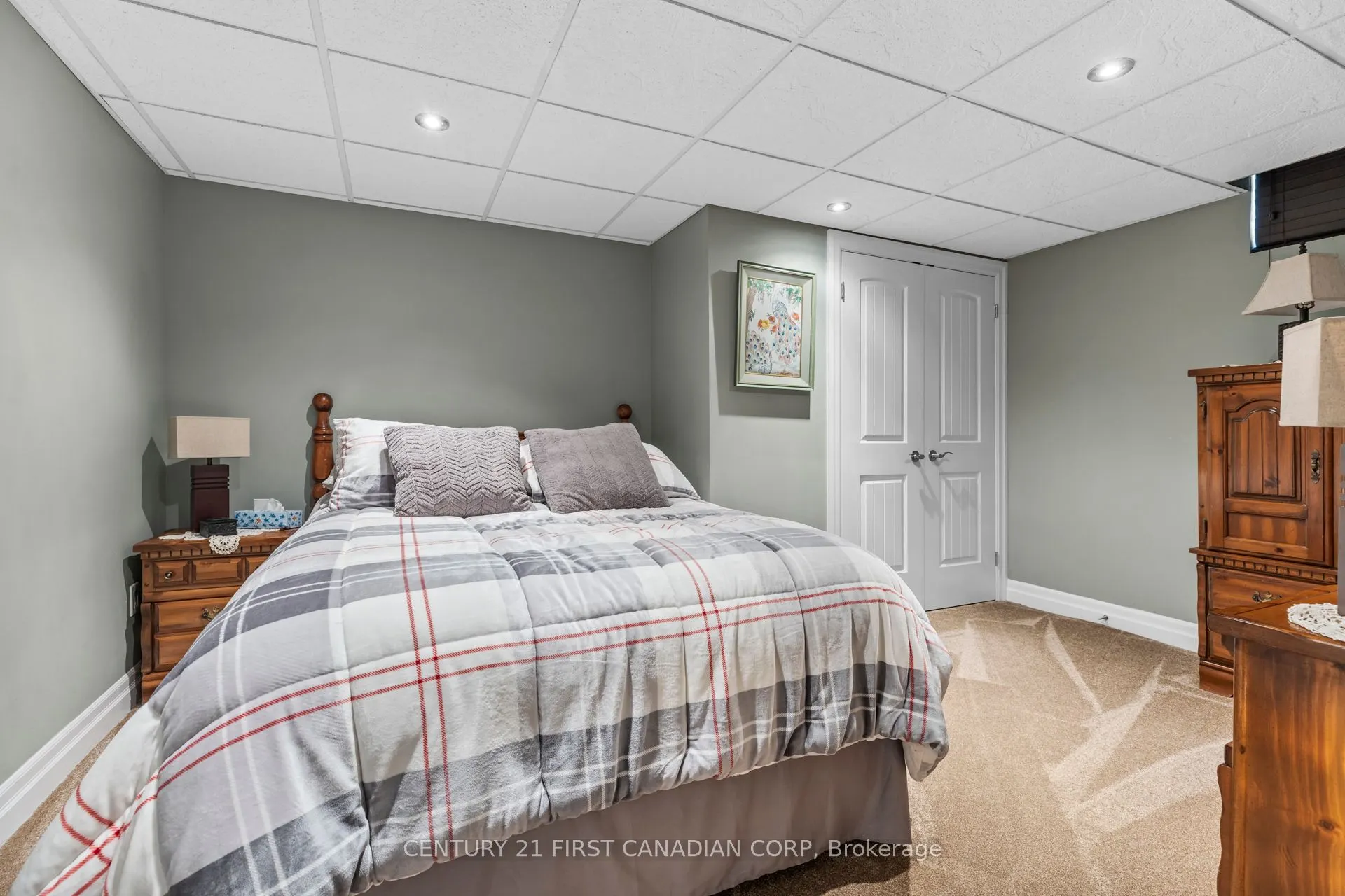 2 Longview Court
