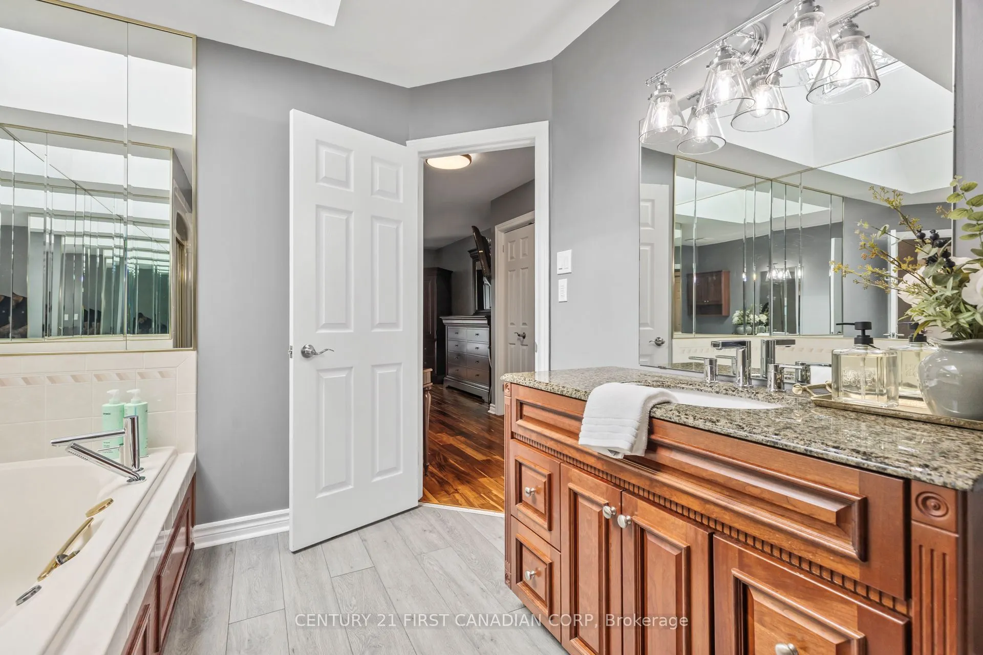2 Longview Court