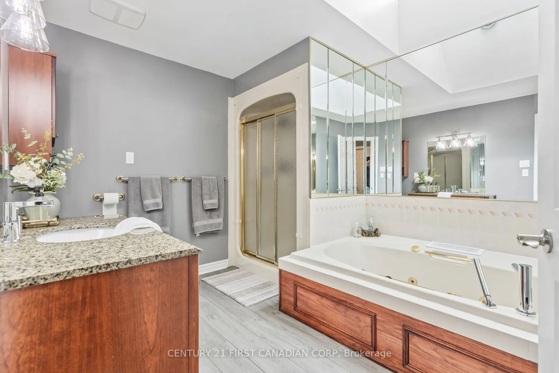2 Longview Court