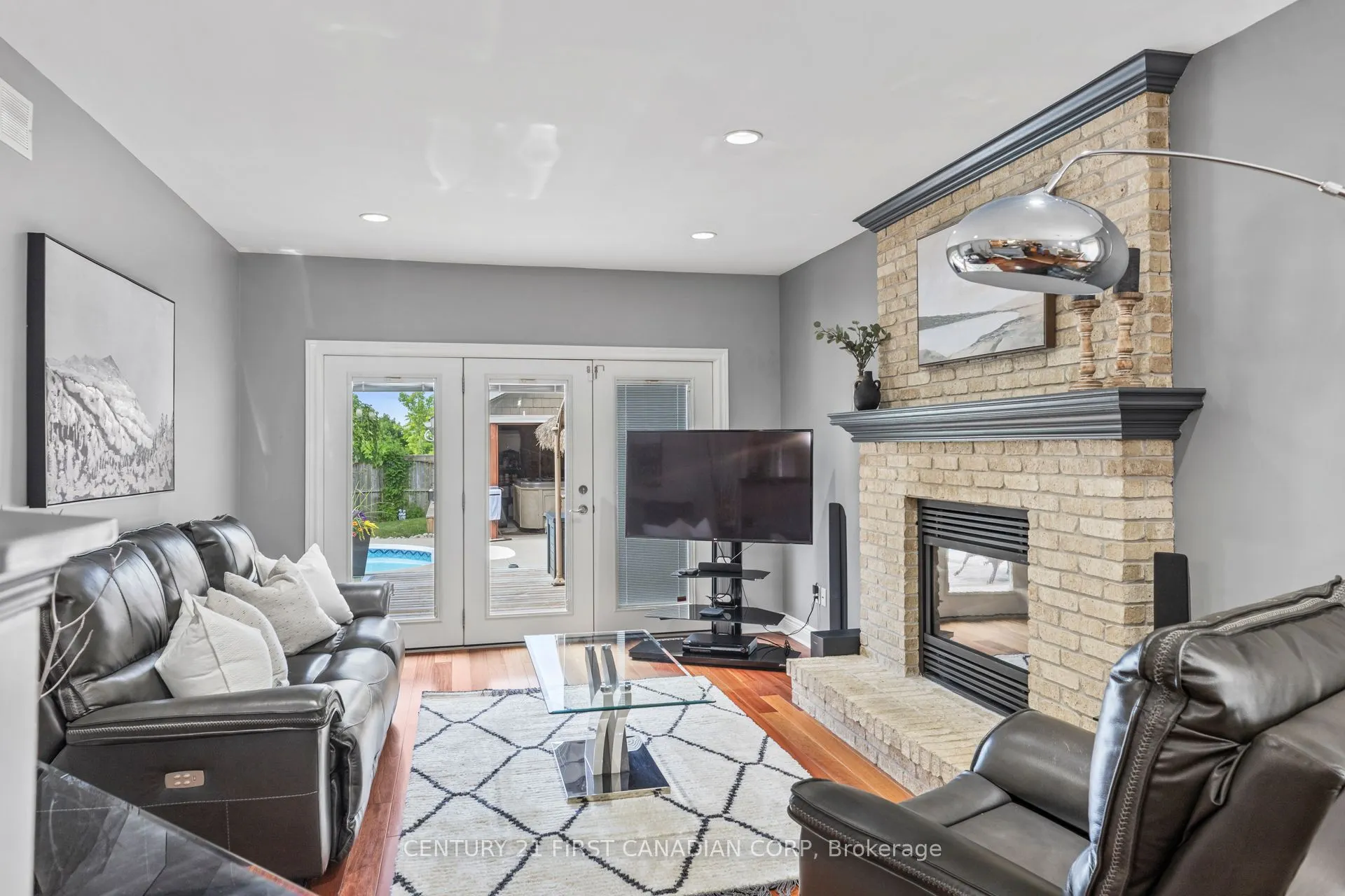 2 Longview Court