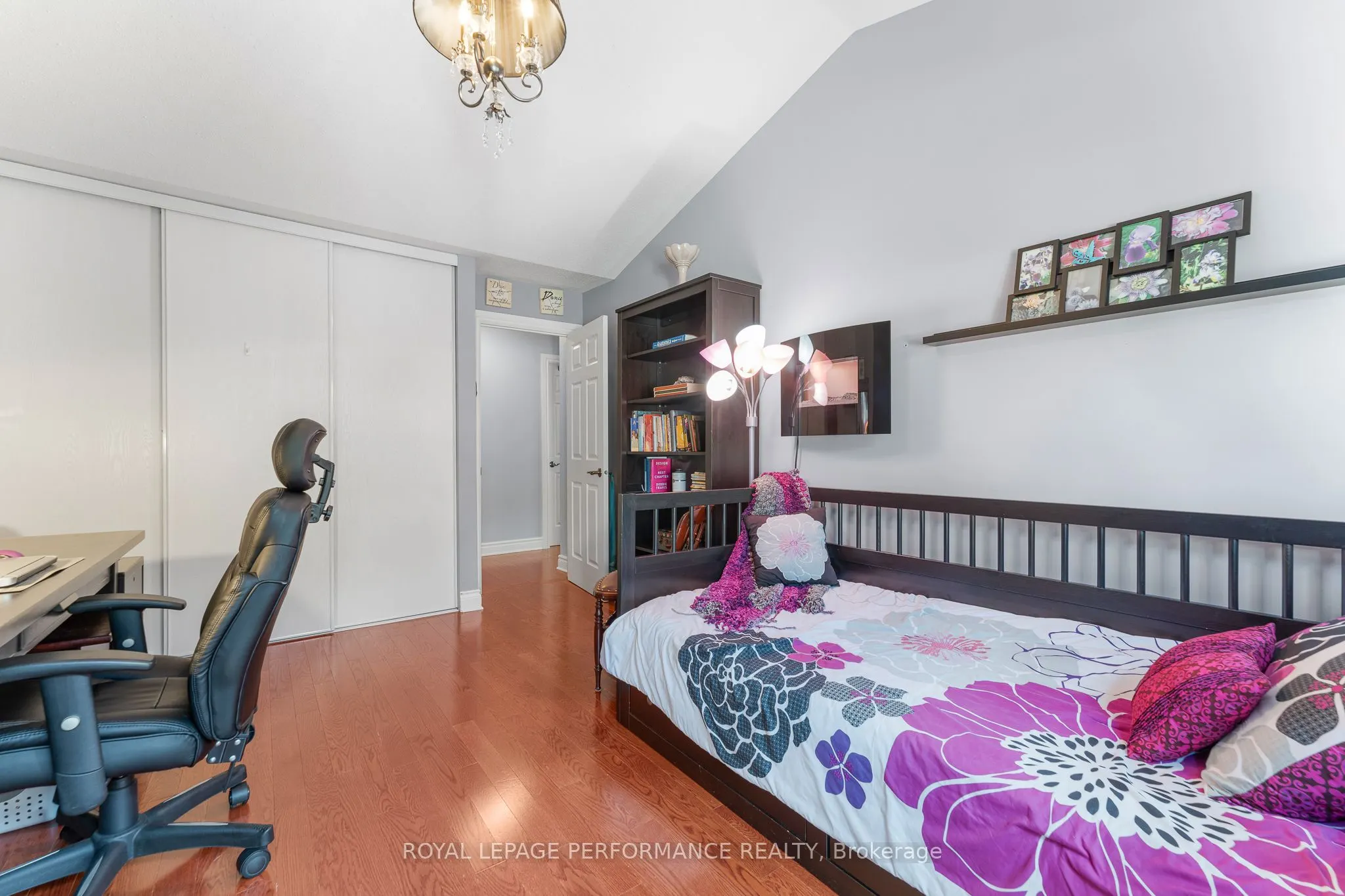 48 Settler's Ridge Way