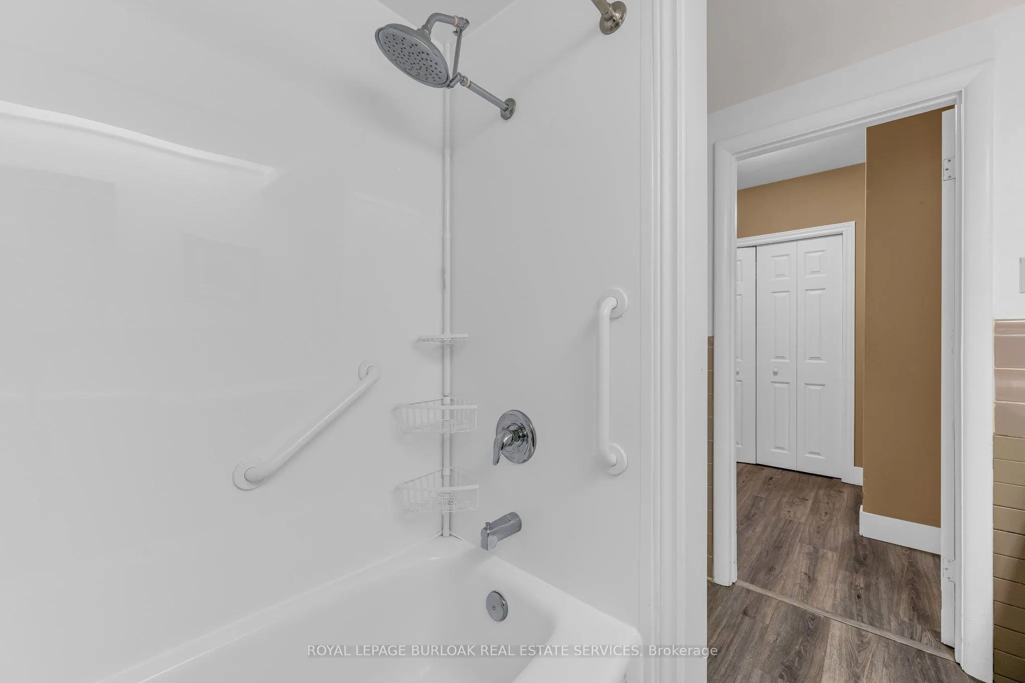 510 Queenston Road, #306
