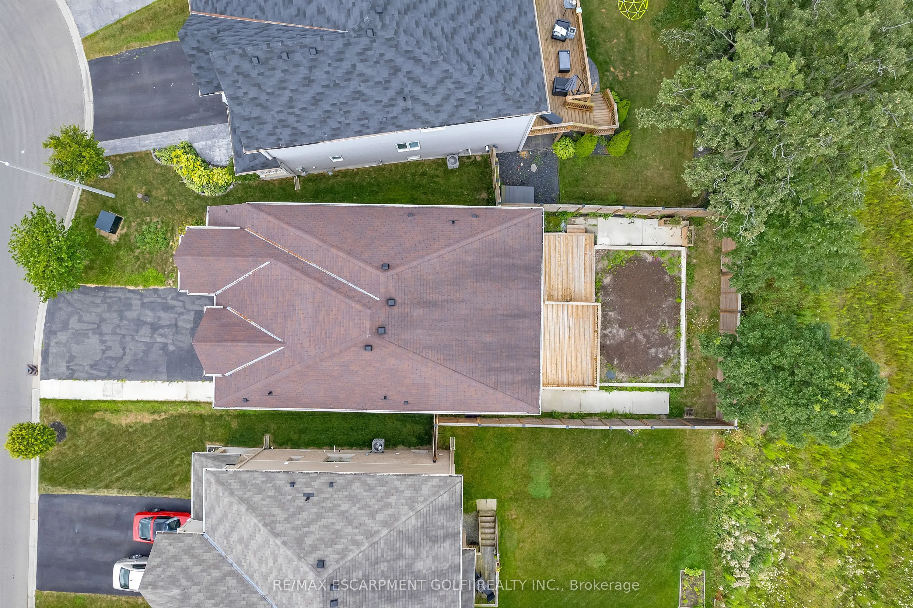 8561 DOGWOOD Crescent