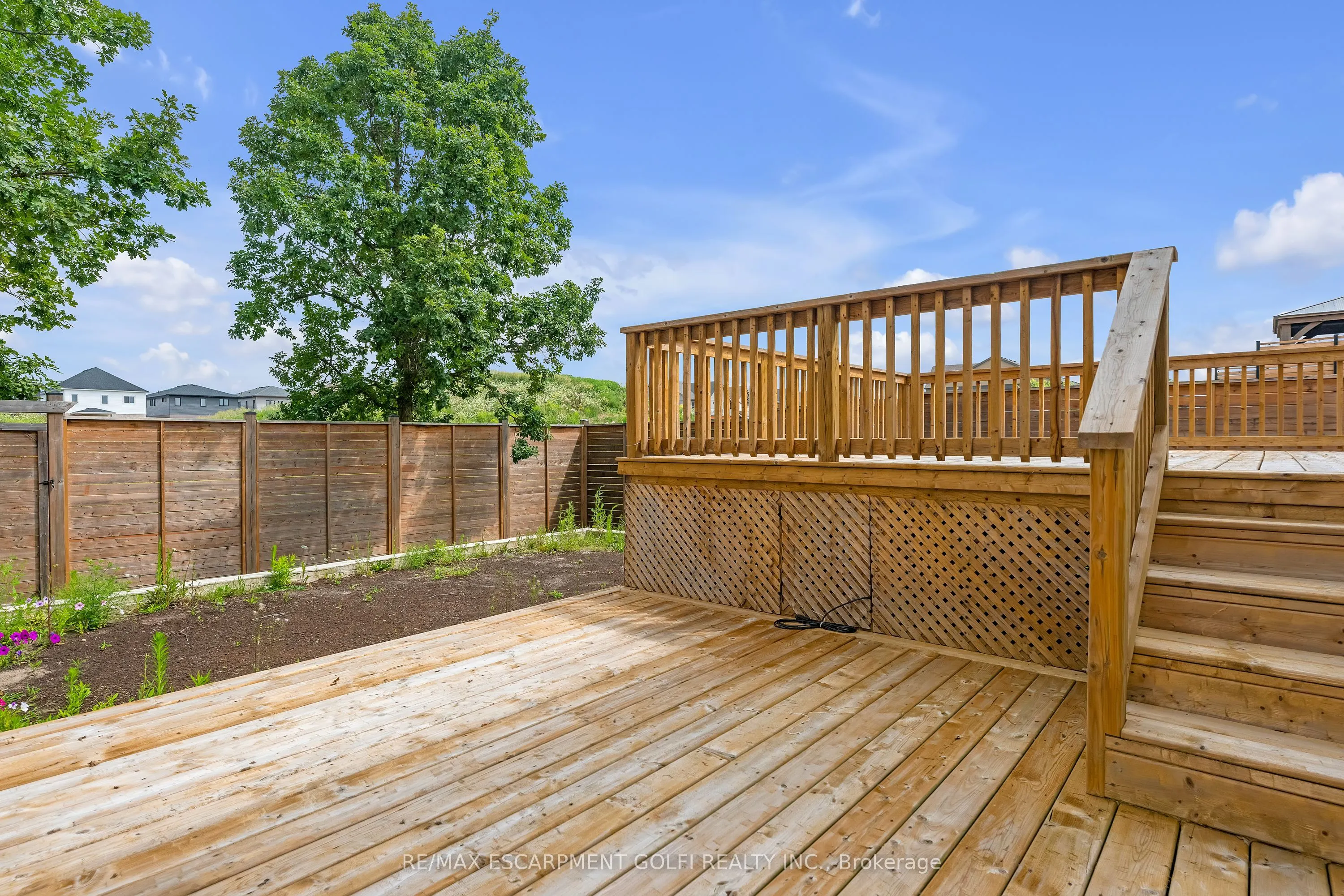 8561 DOGWOOD Crescent