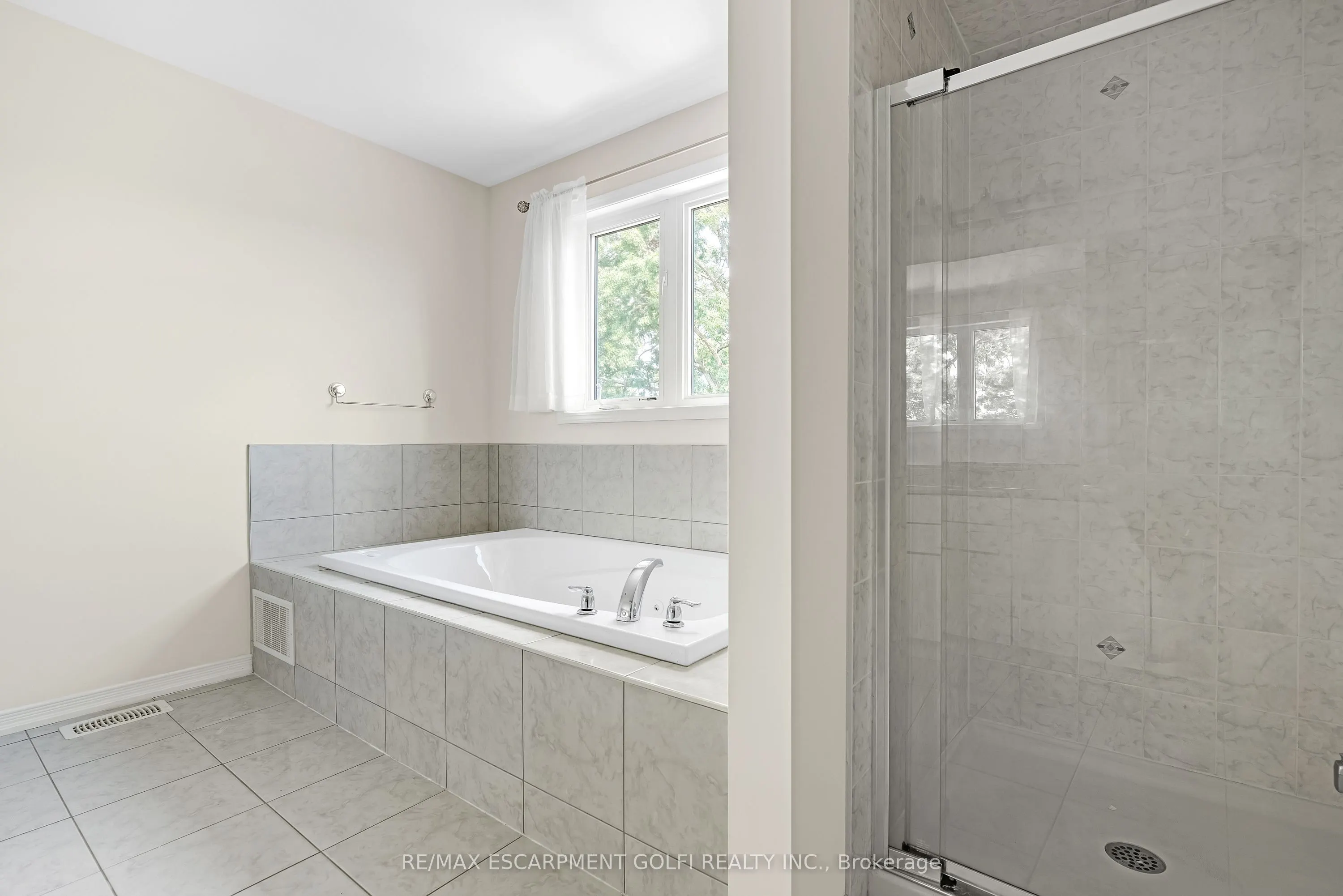 8561 DOGWOOD Crescent
