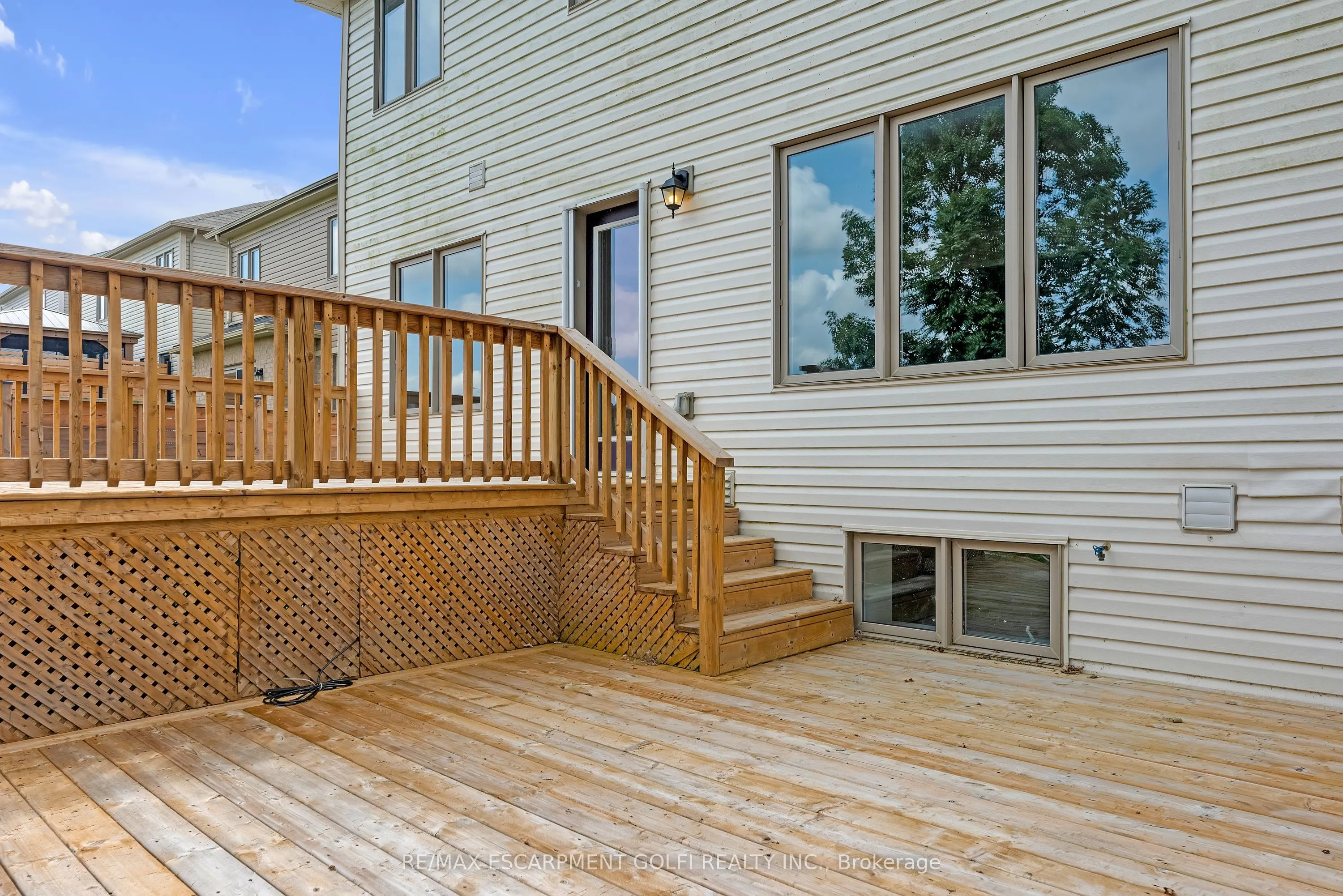 8561 DOGWOOD Crescent