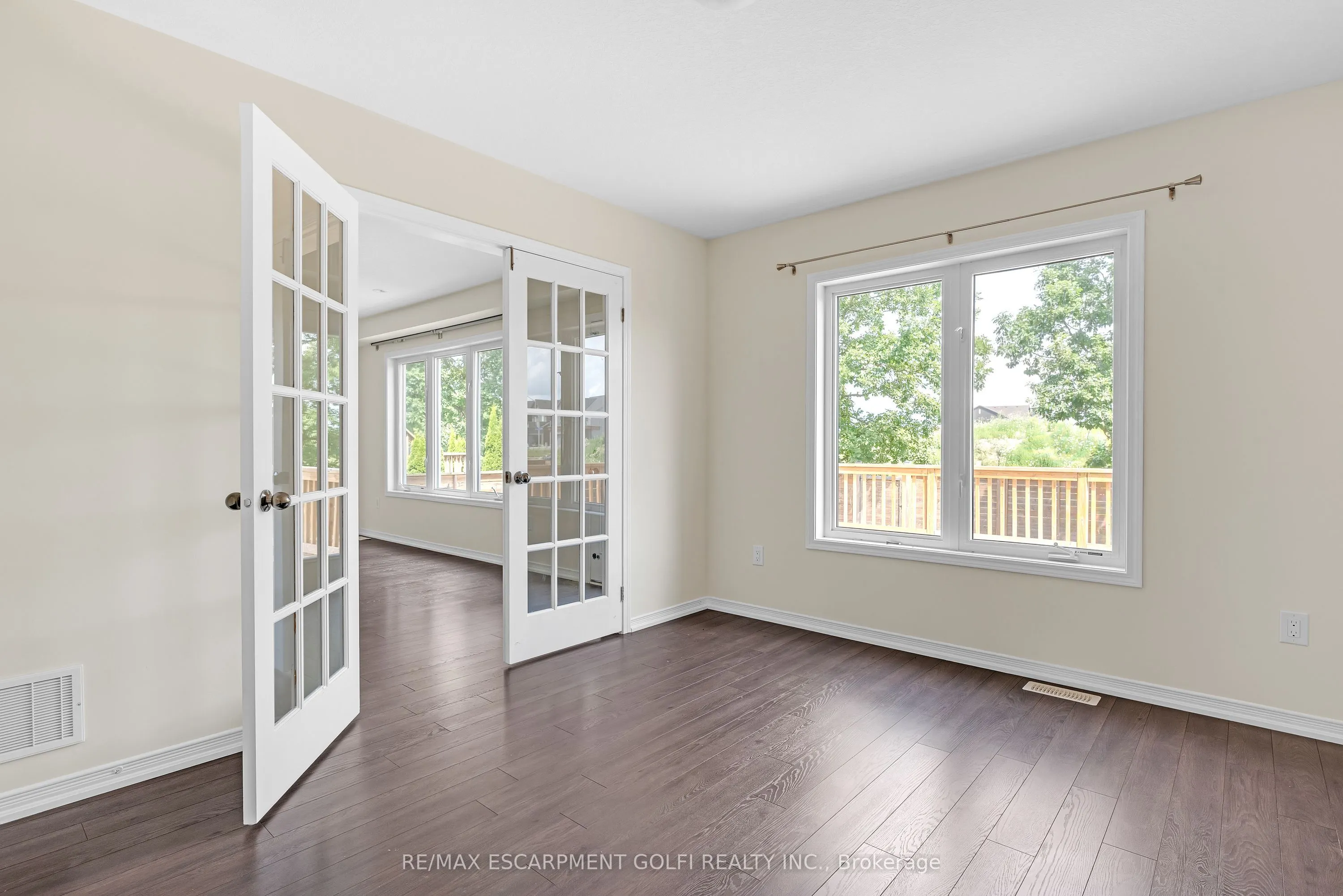 8561 DOGWOOD Crescent