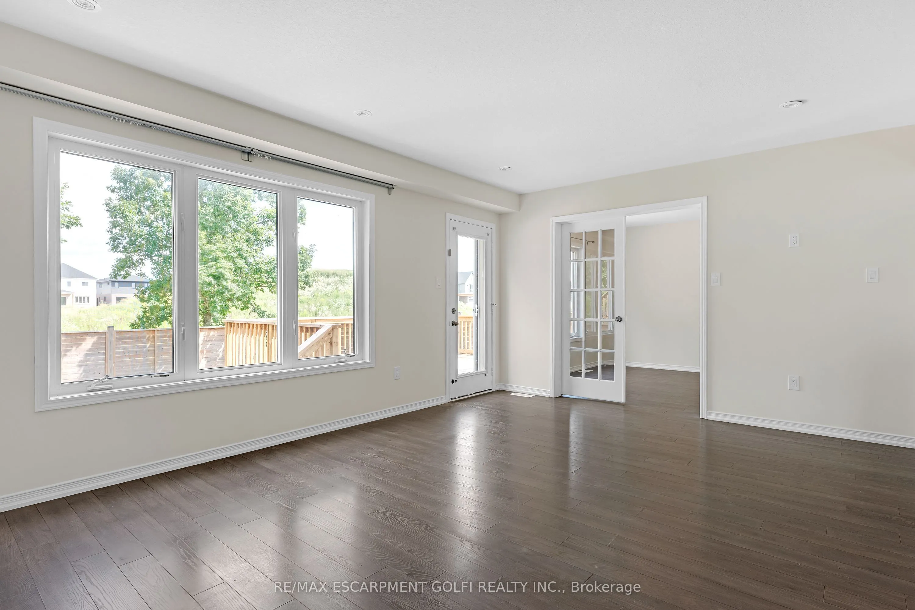 8561 DOGWOOD Crescent