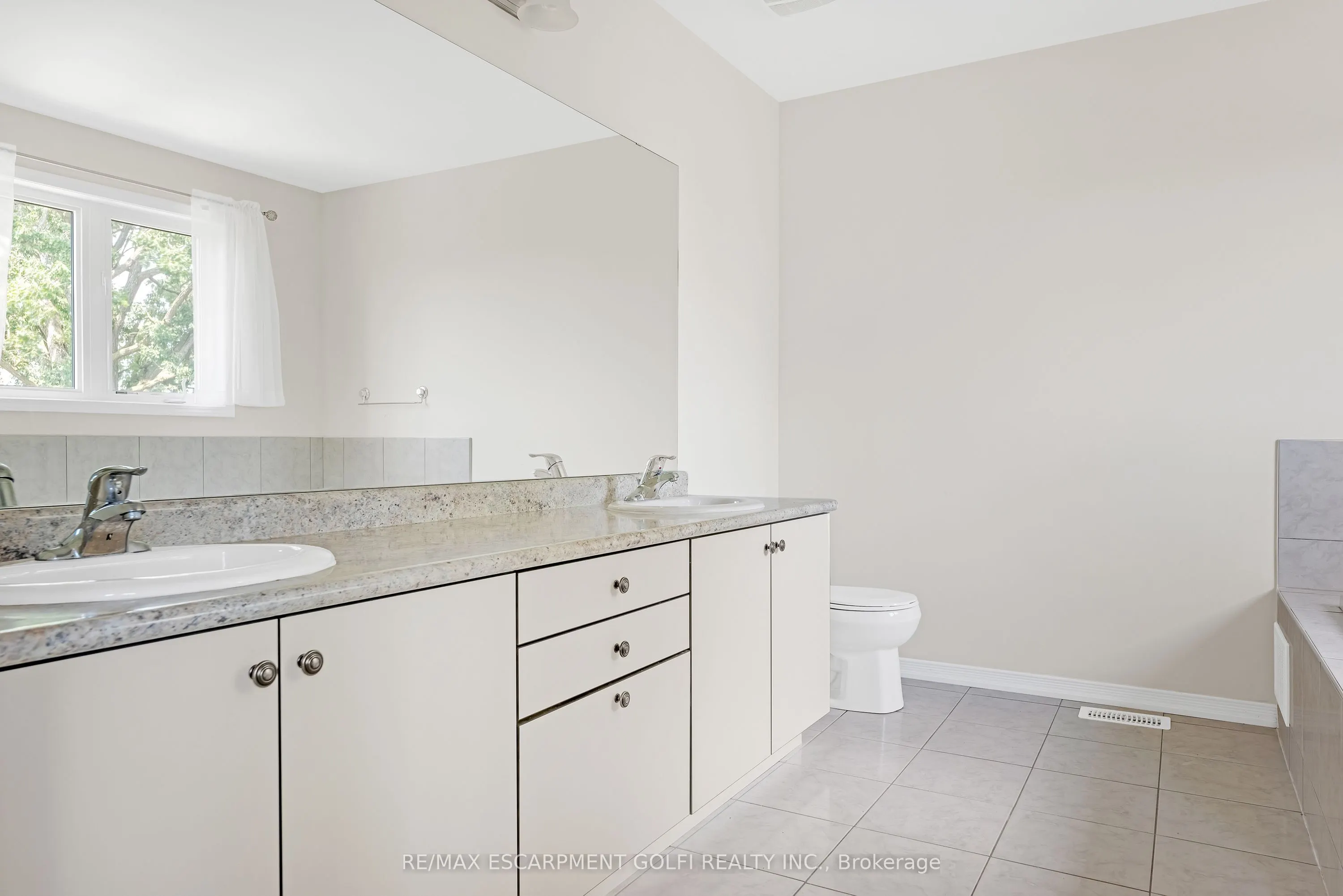 8561 DOGWOOD Crescent