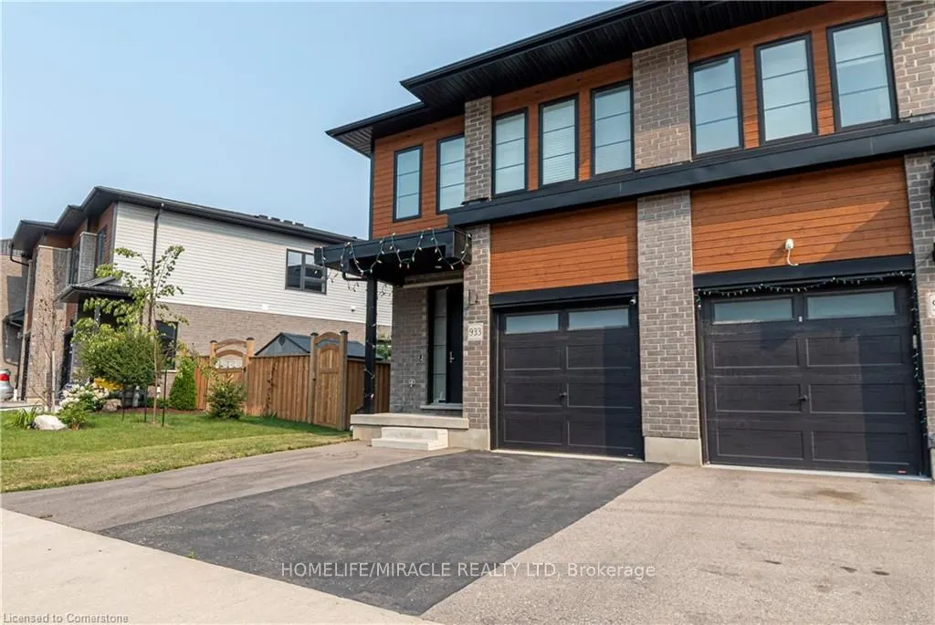 933 Robert Ferrie Drive