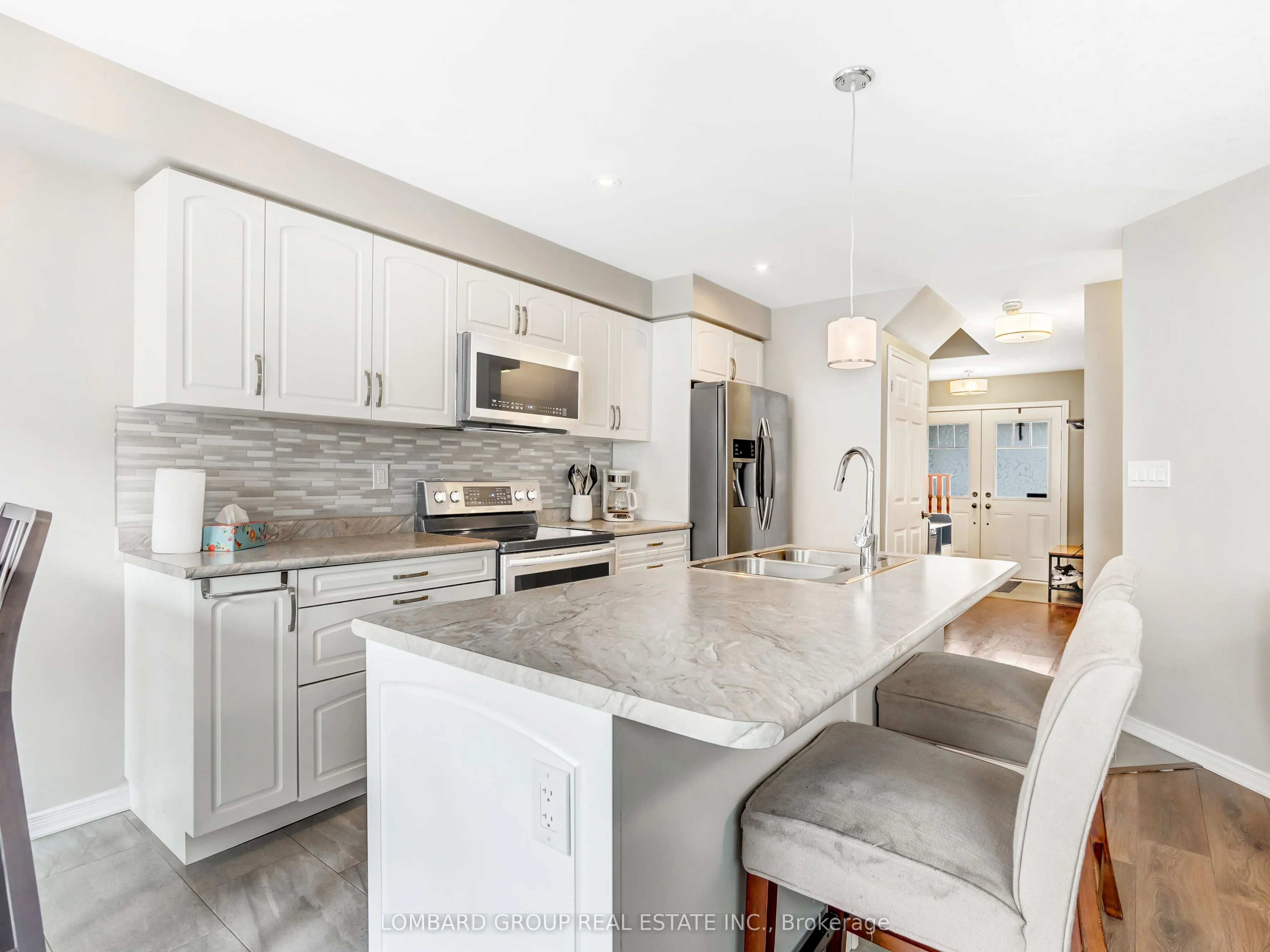 83 ARNOLD MARSHALL Boulevard