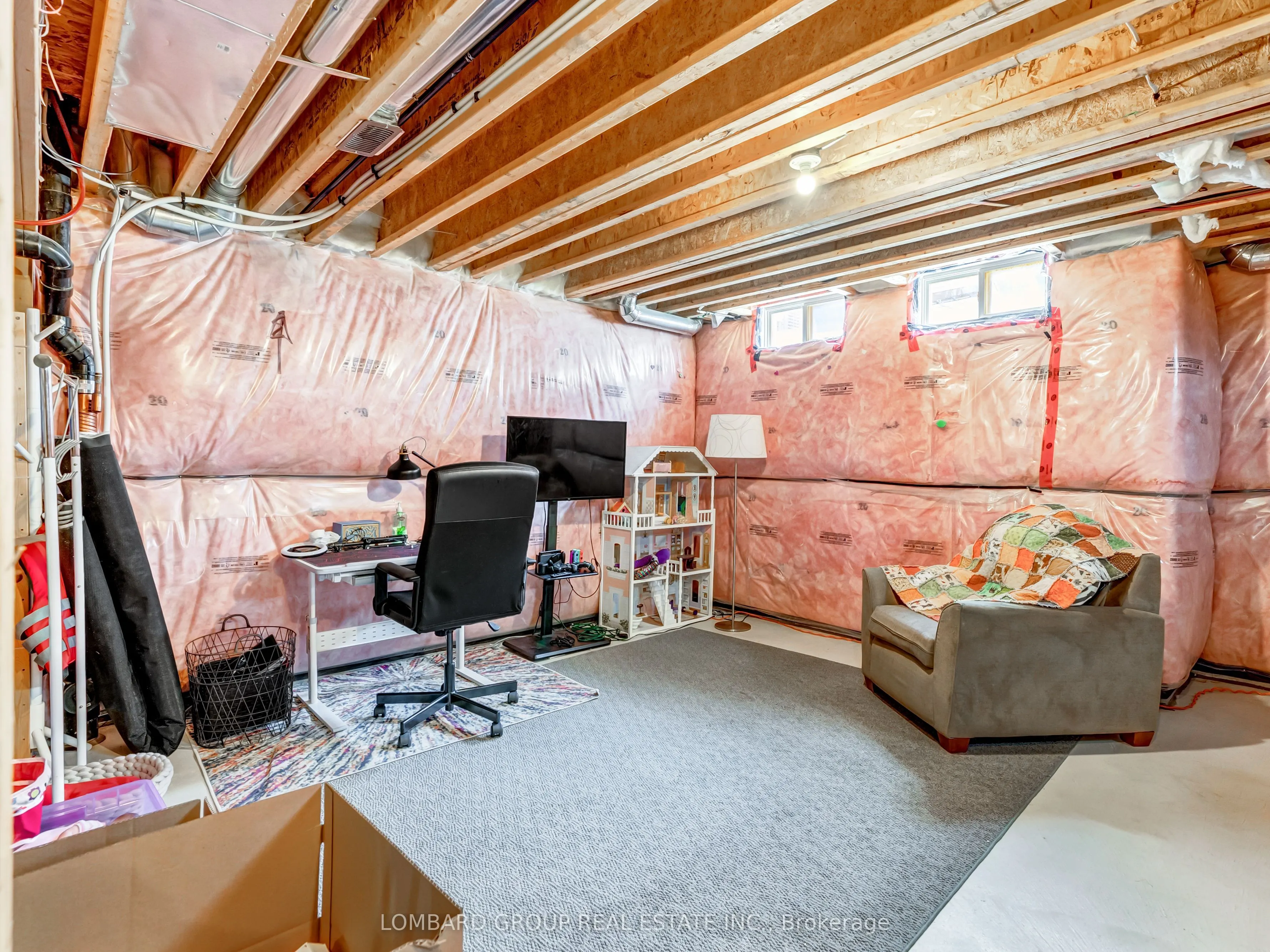 83 ARNOLD MARSHALL Boulevard