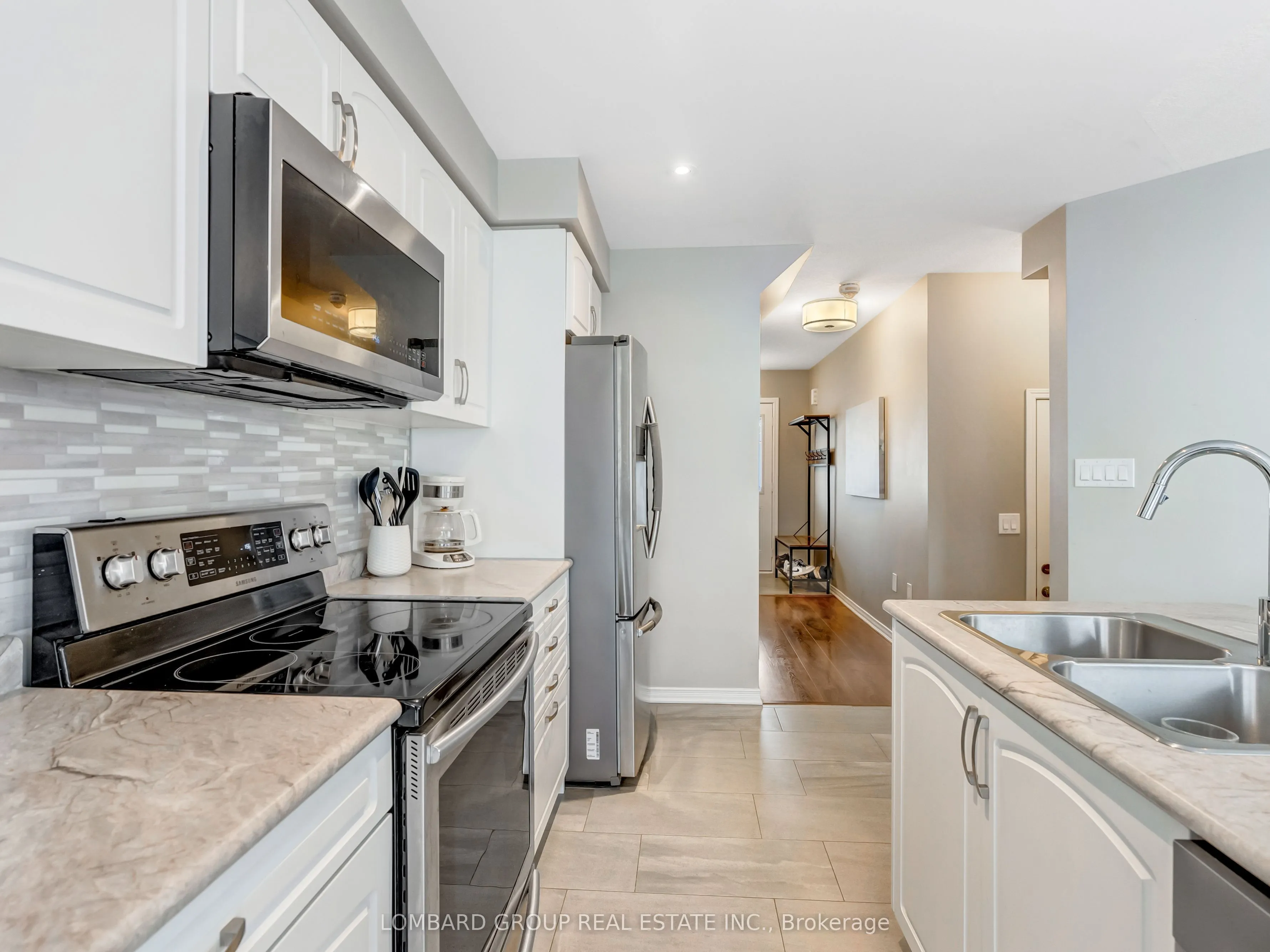 83 ARNOLD MARSHALL Boulevard