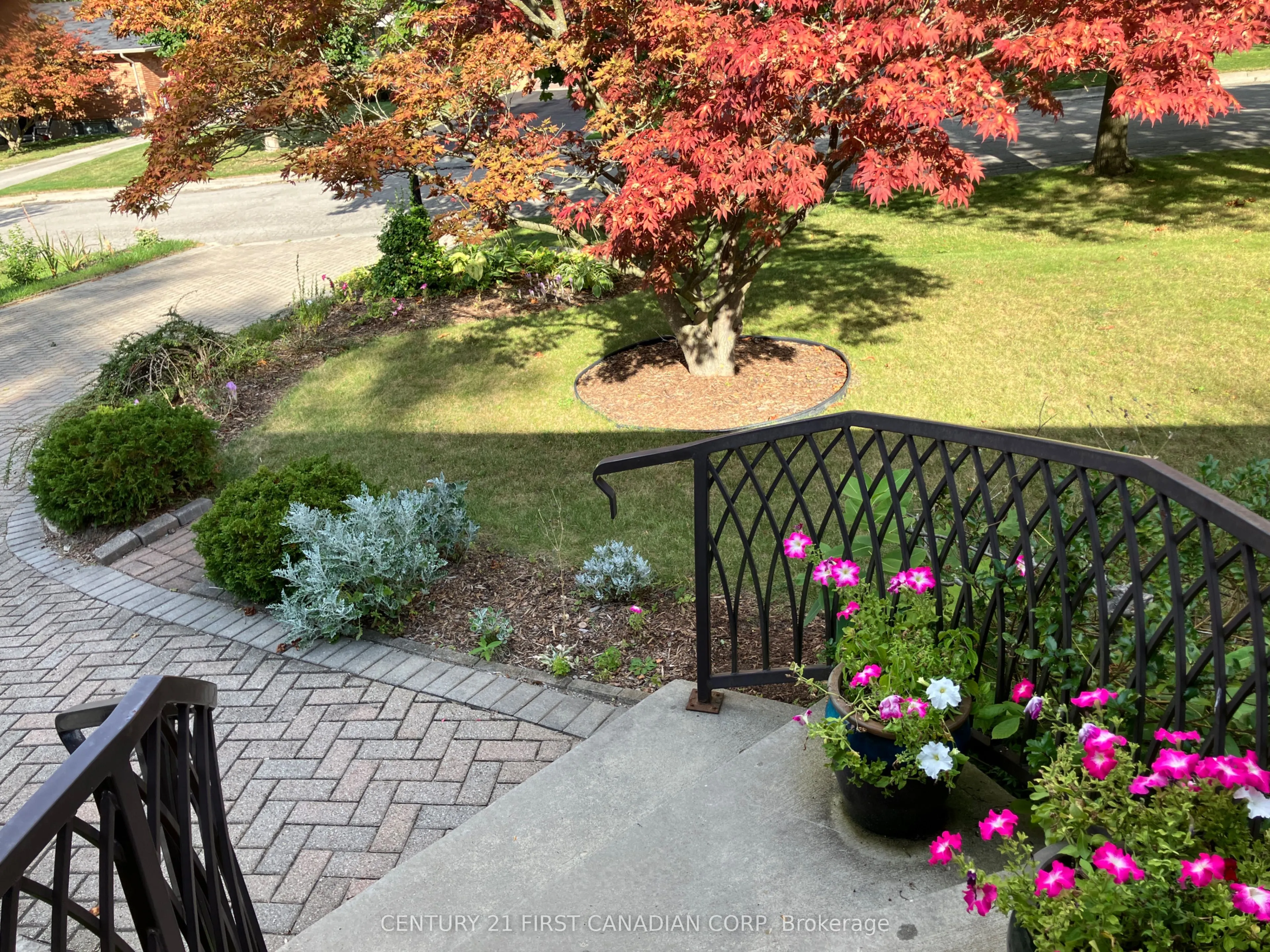 465 Ridgewood Crescent