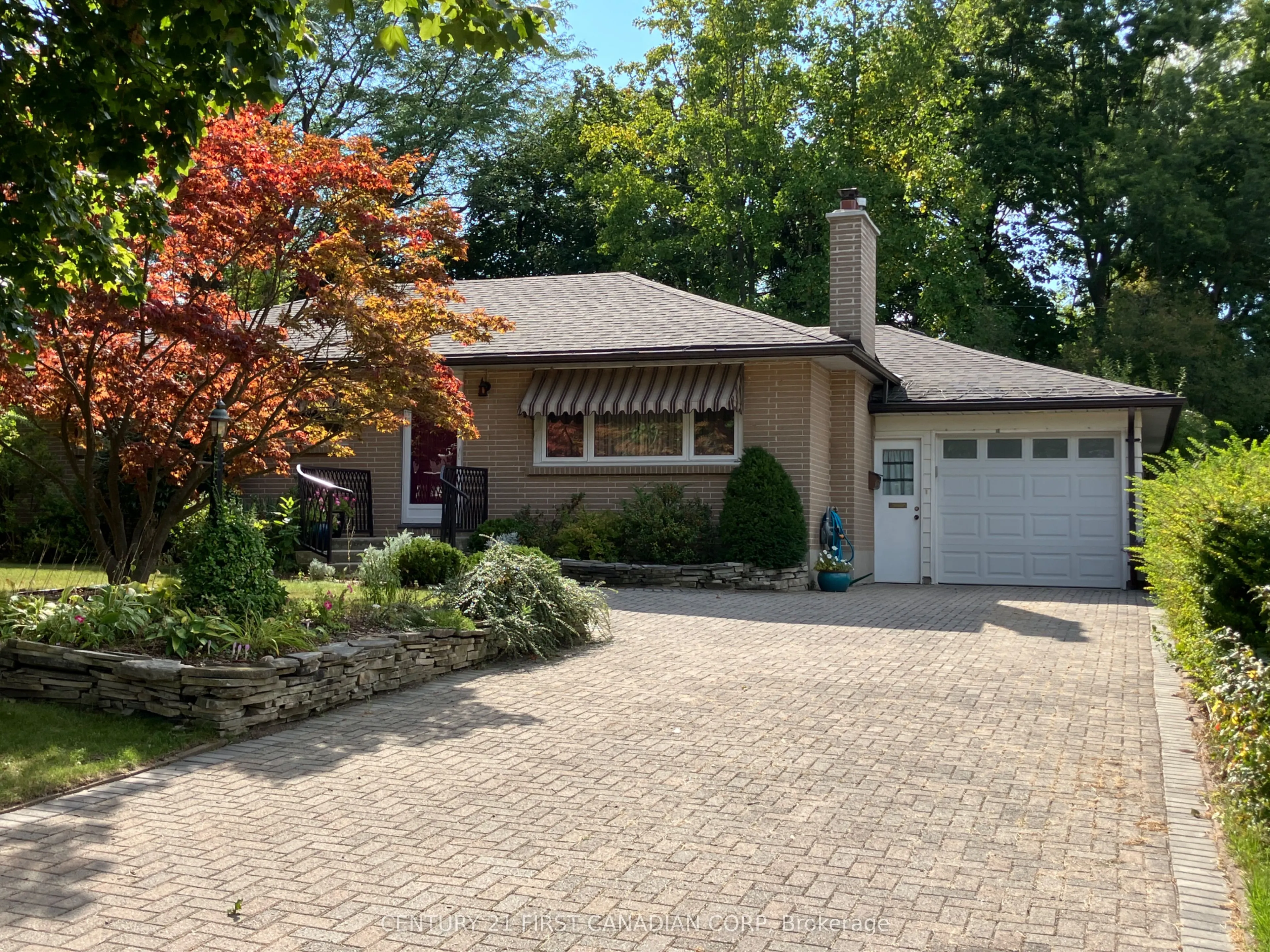 465 Ridgewood Crescent