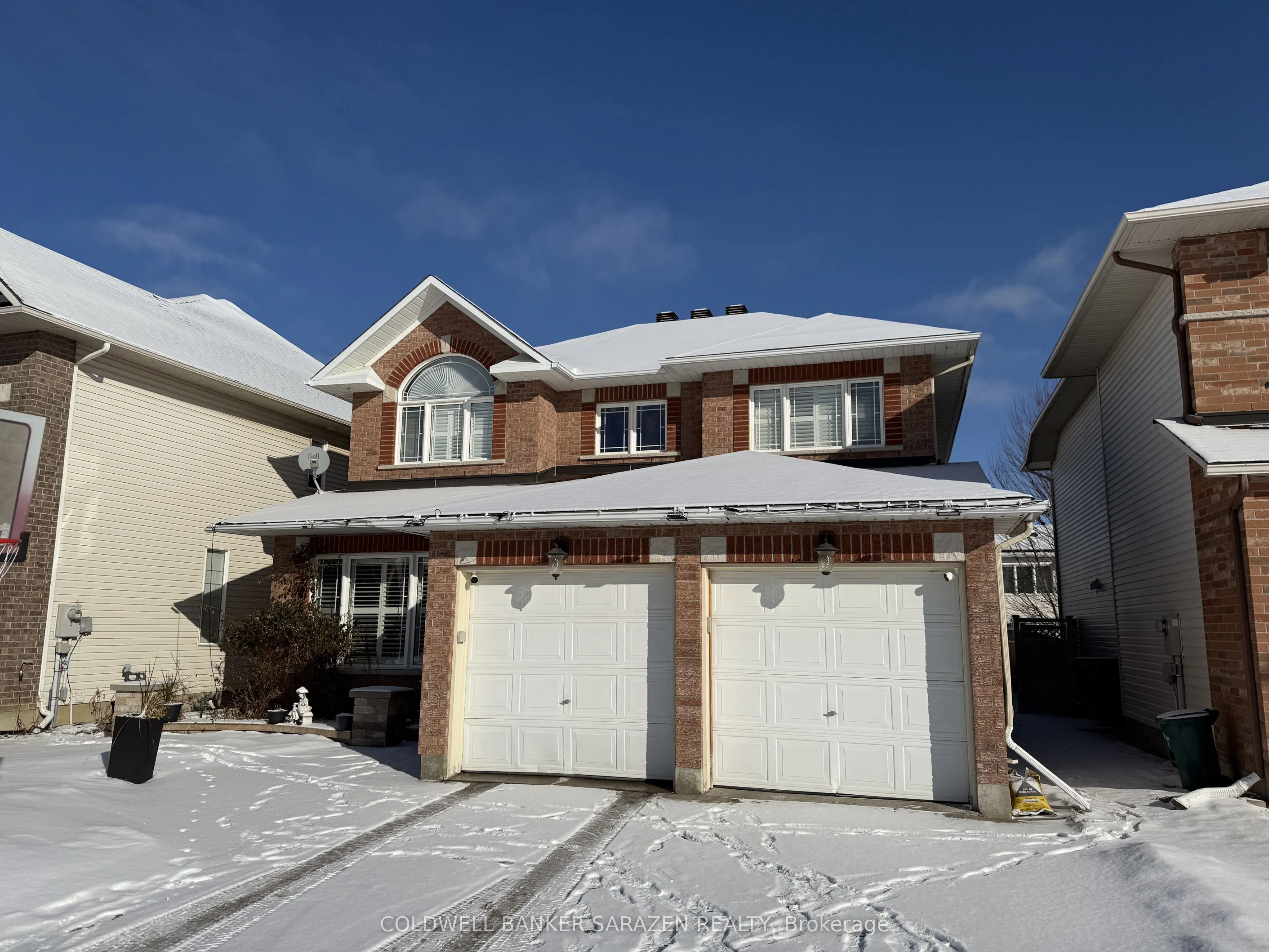 302 Edgemoore Crescent