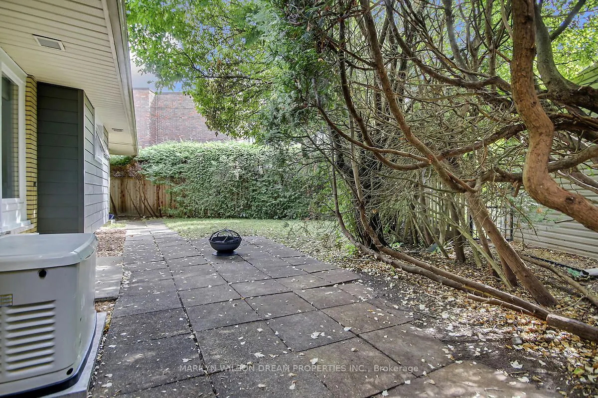 712 Golden Avenue