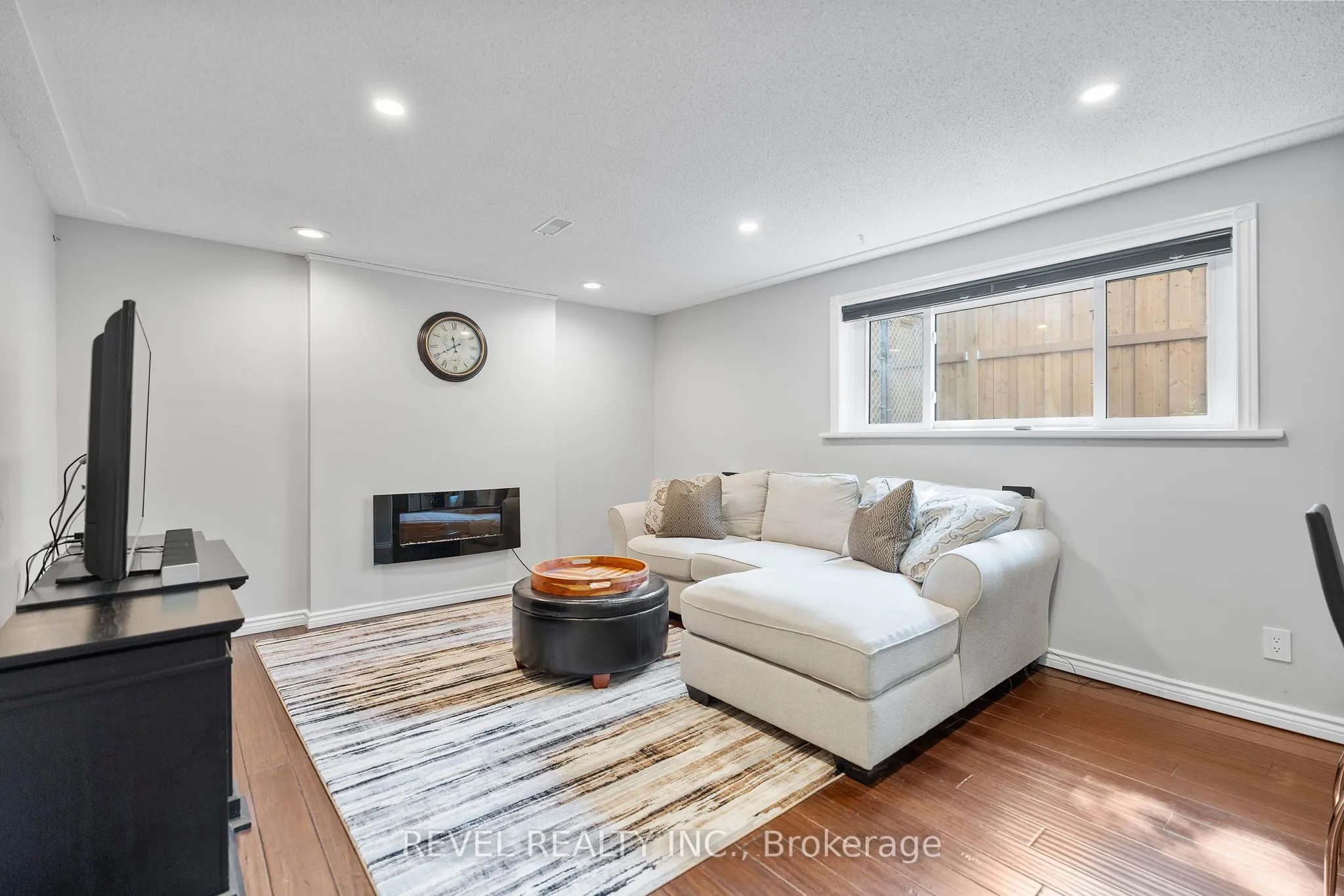 36 CAMBRIA Drive