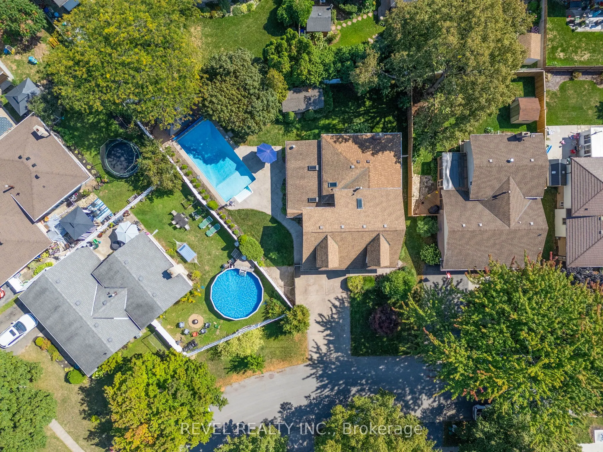 36 CAMBRIA Drive
