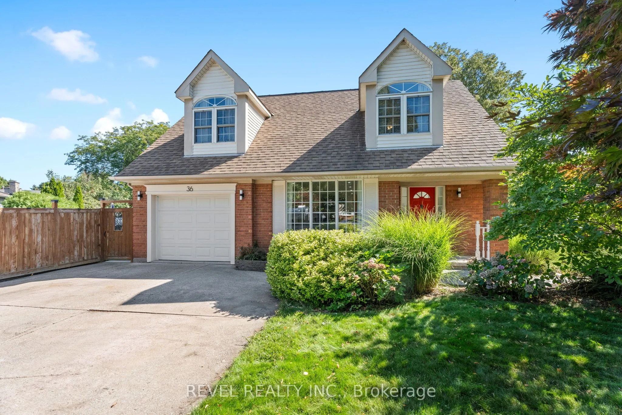 36 CAMBRIA Drive