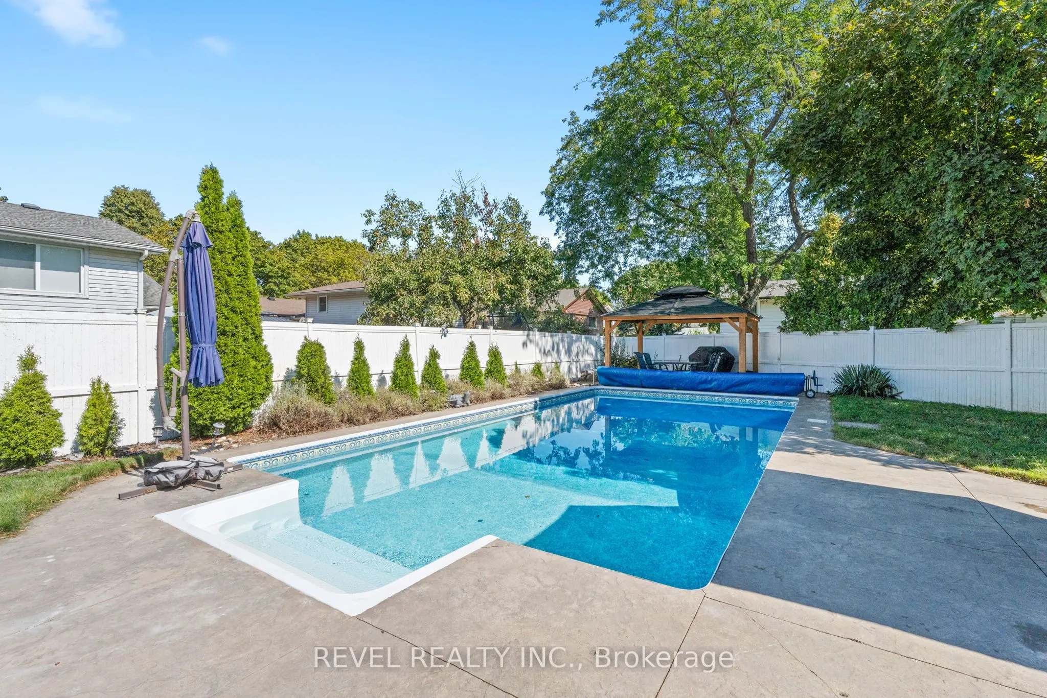36 CAMBRIA Drive