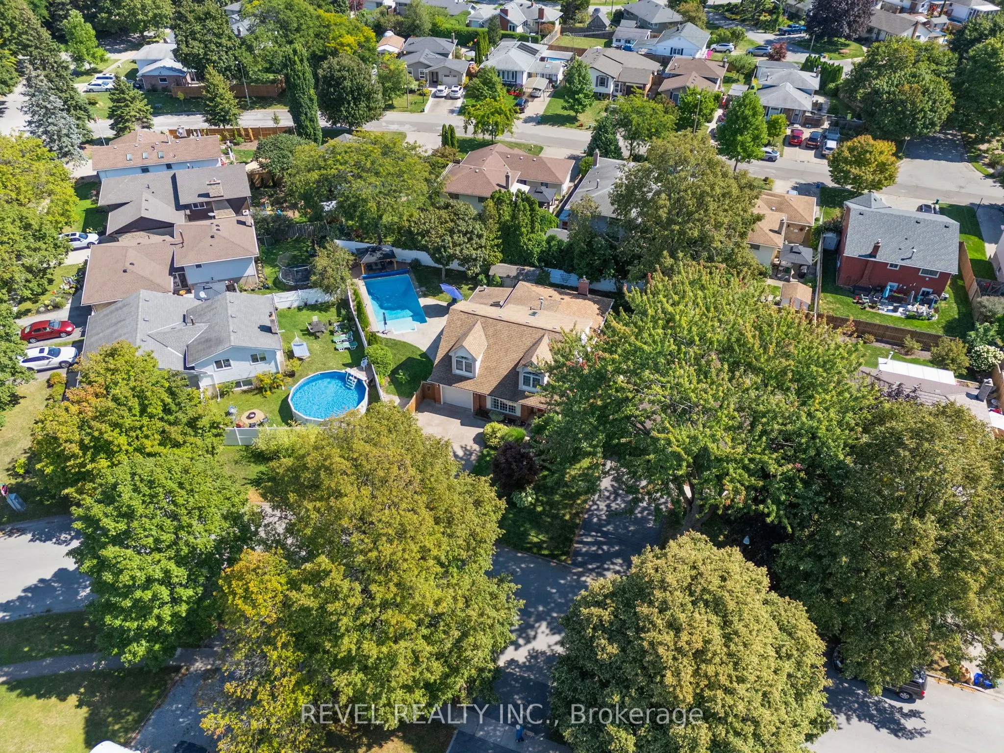 36 CAMBRIA Drive