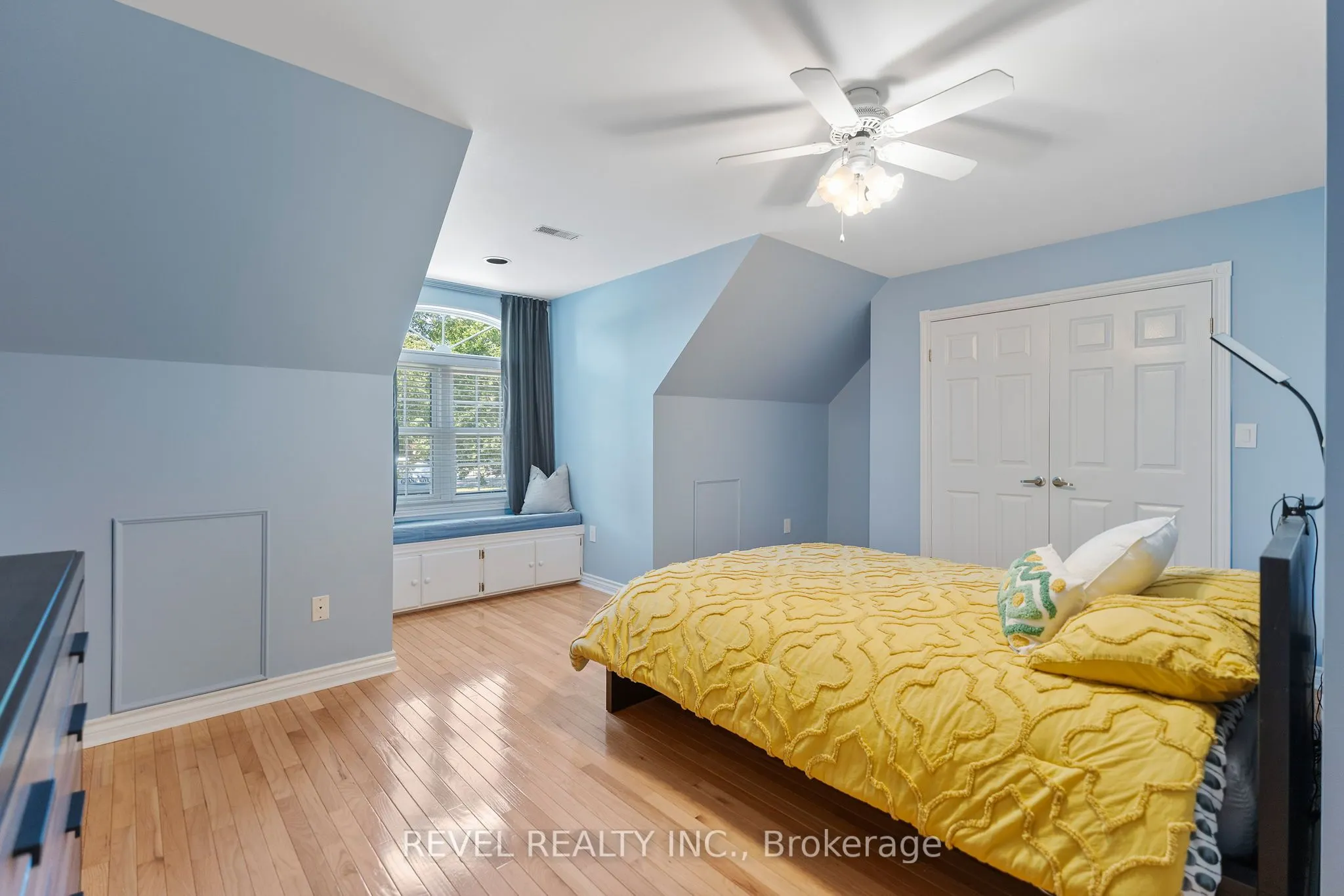 36 CAMBRIA Drive