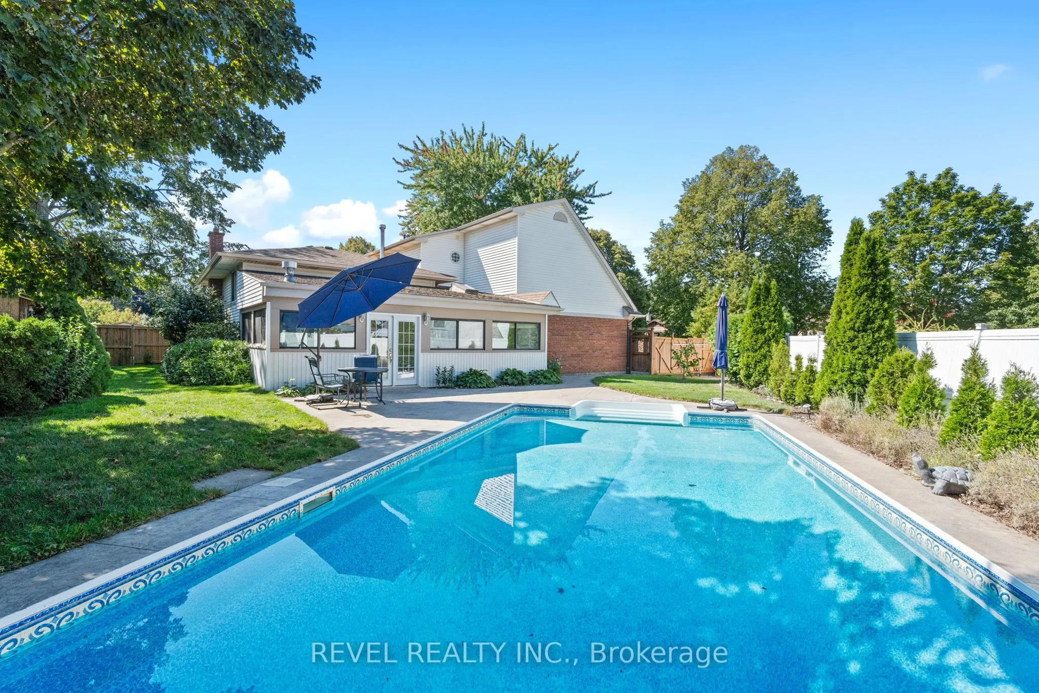 36 CAMBRIA Drive