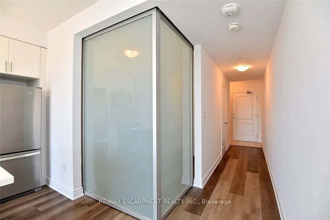450 DUNDAS Street, #612