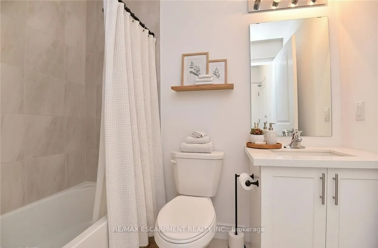 450 DUNDAS Street, #612