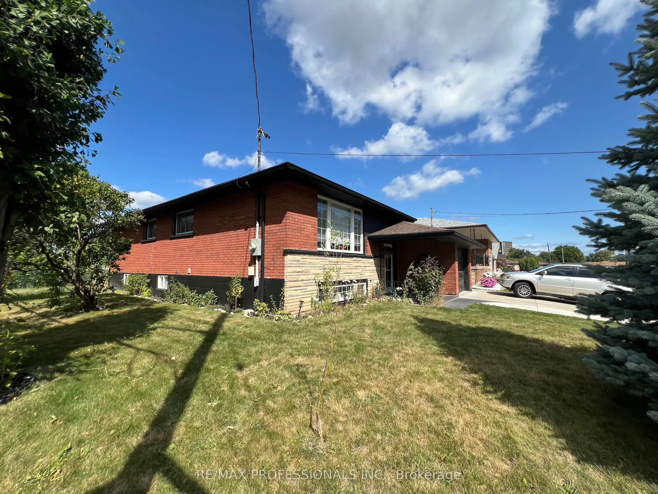 27 Riverdale Drive