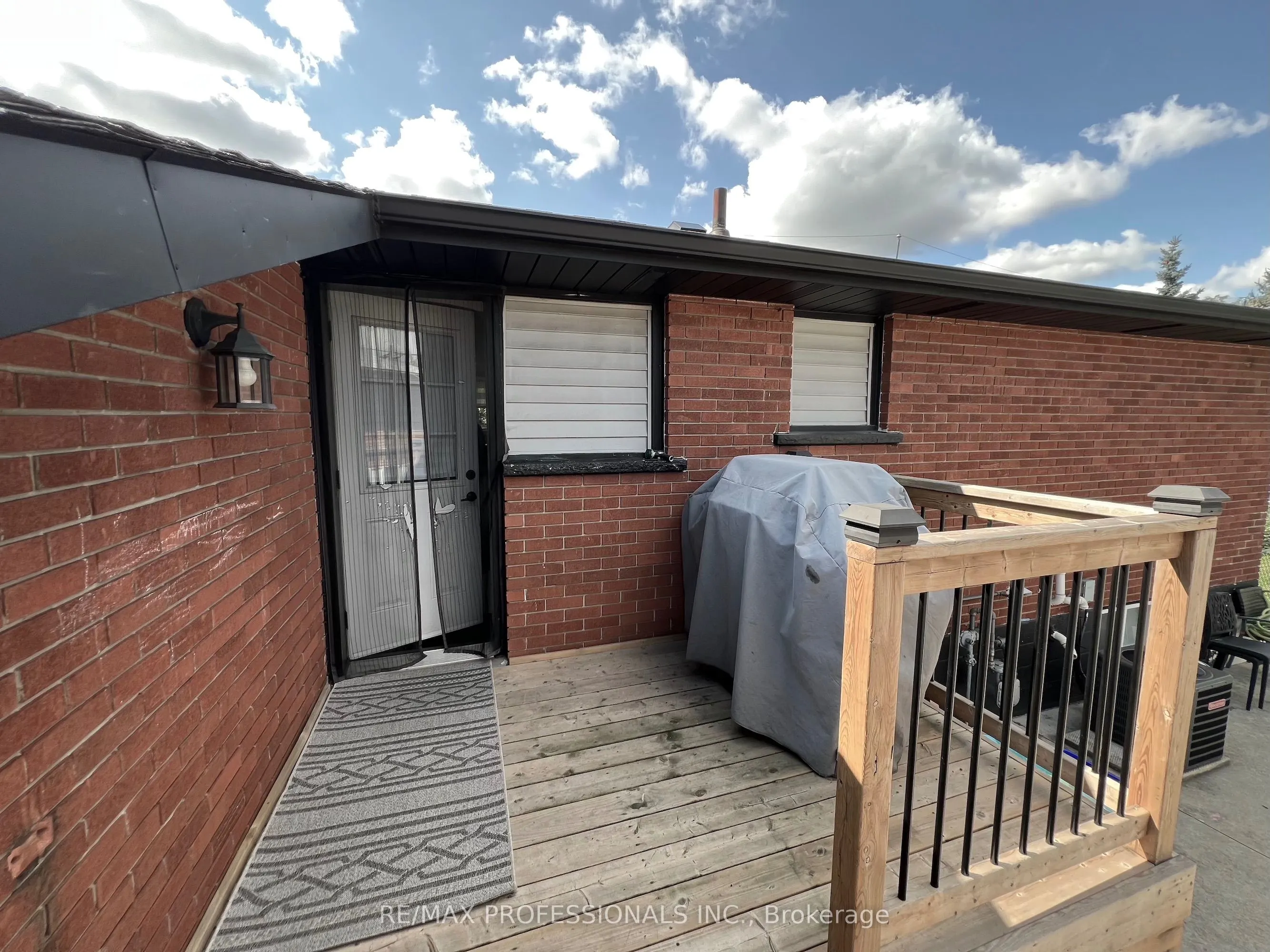 27 Riverdale Drive