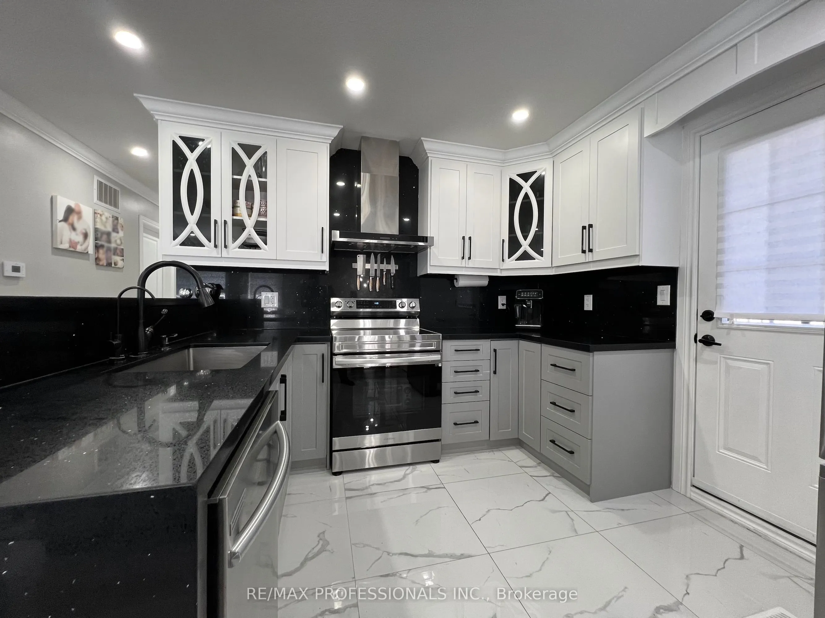 27 Riverdale Drive