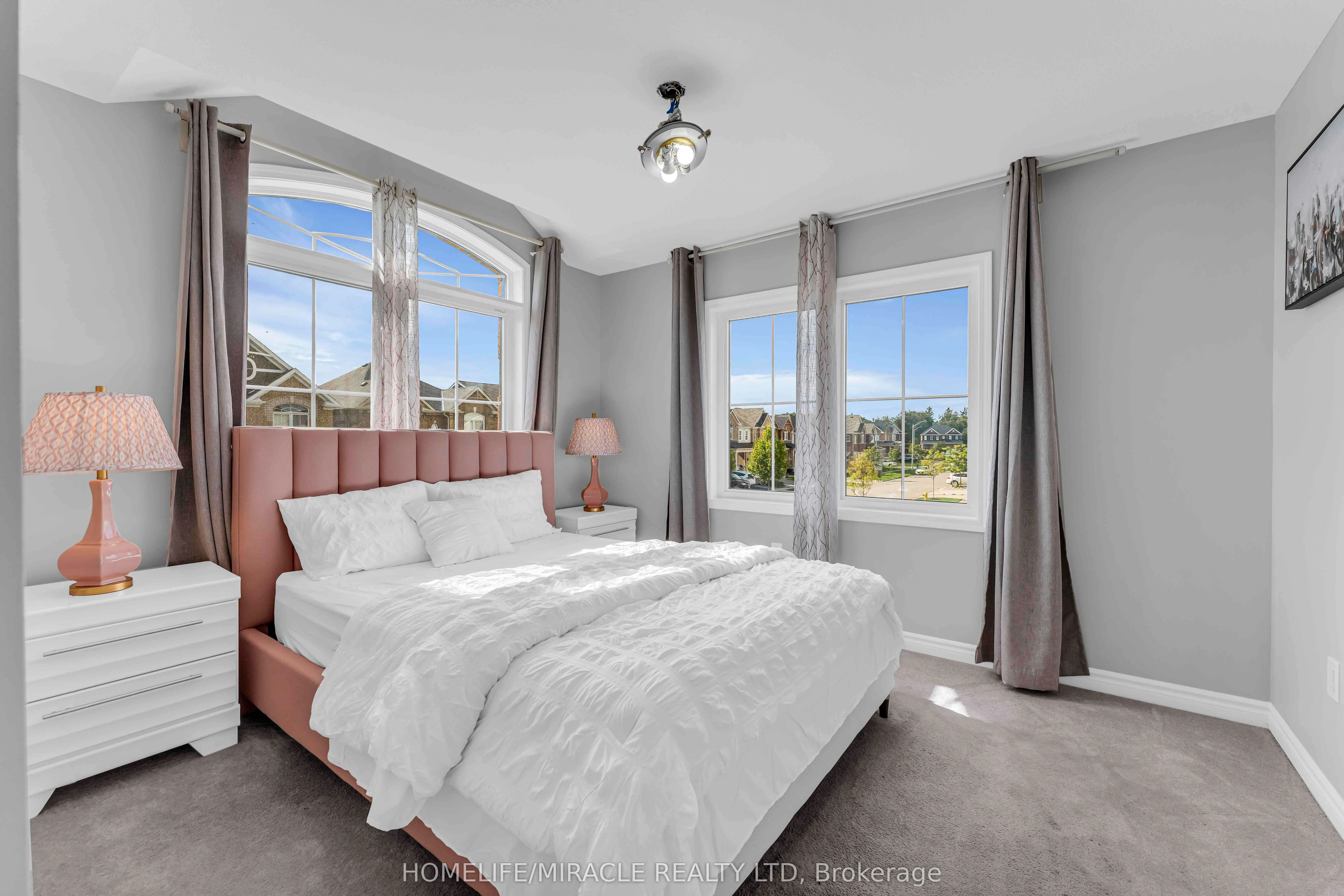 3 Mansfield Circle
