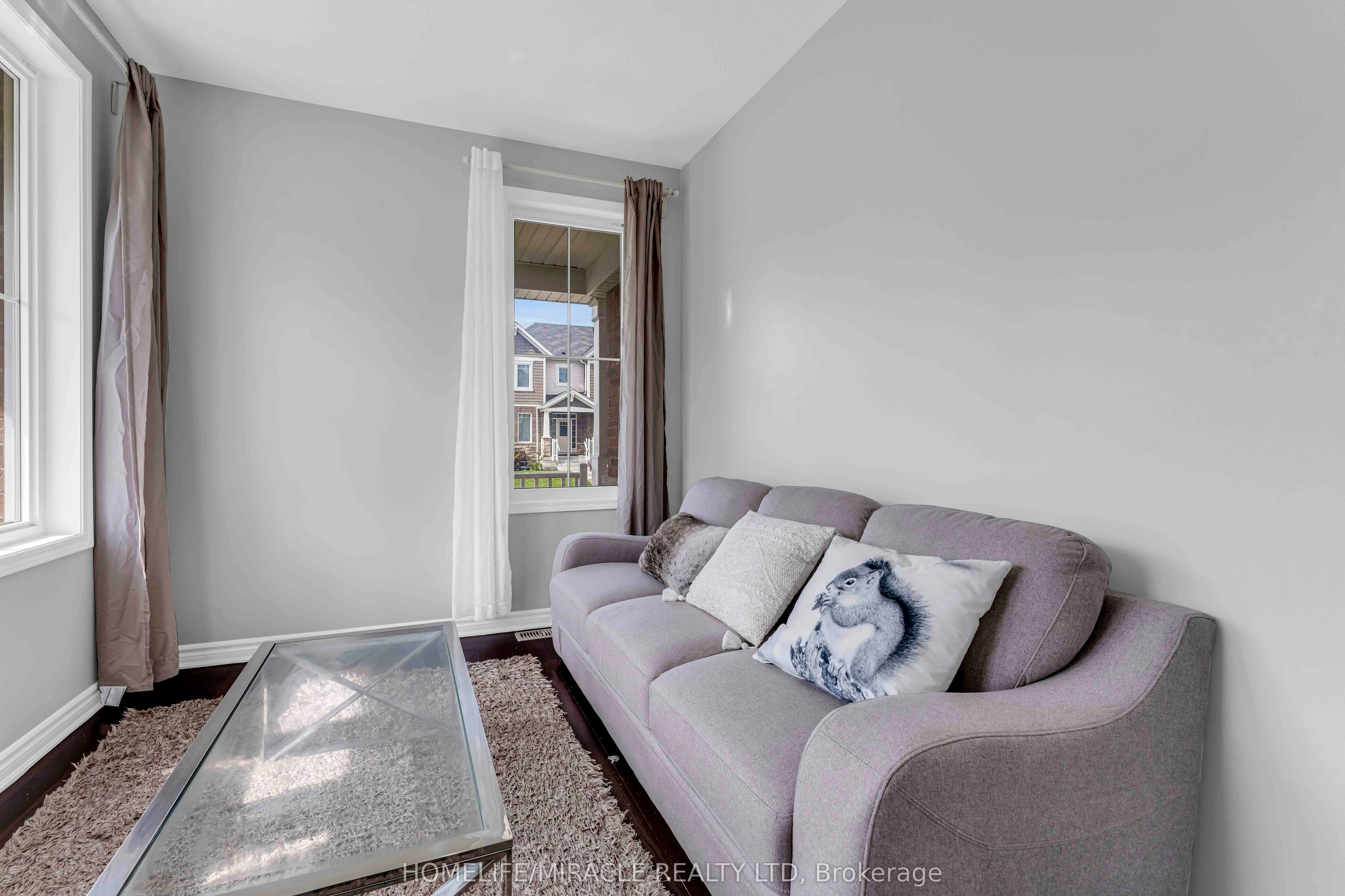 3 Mansfield Circle
