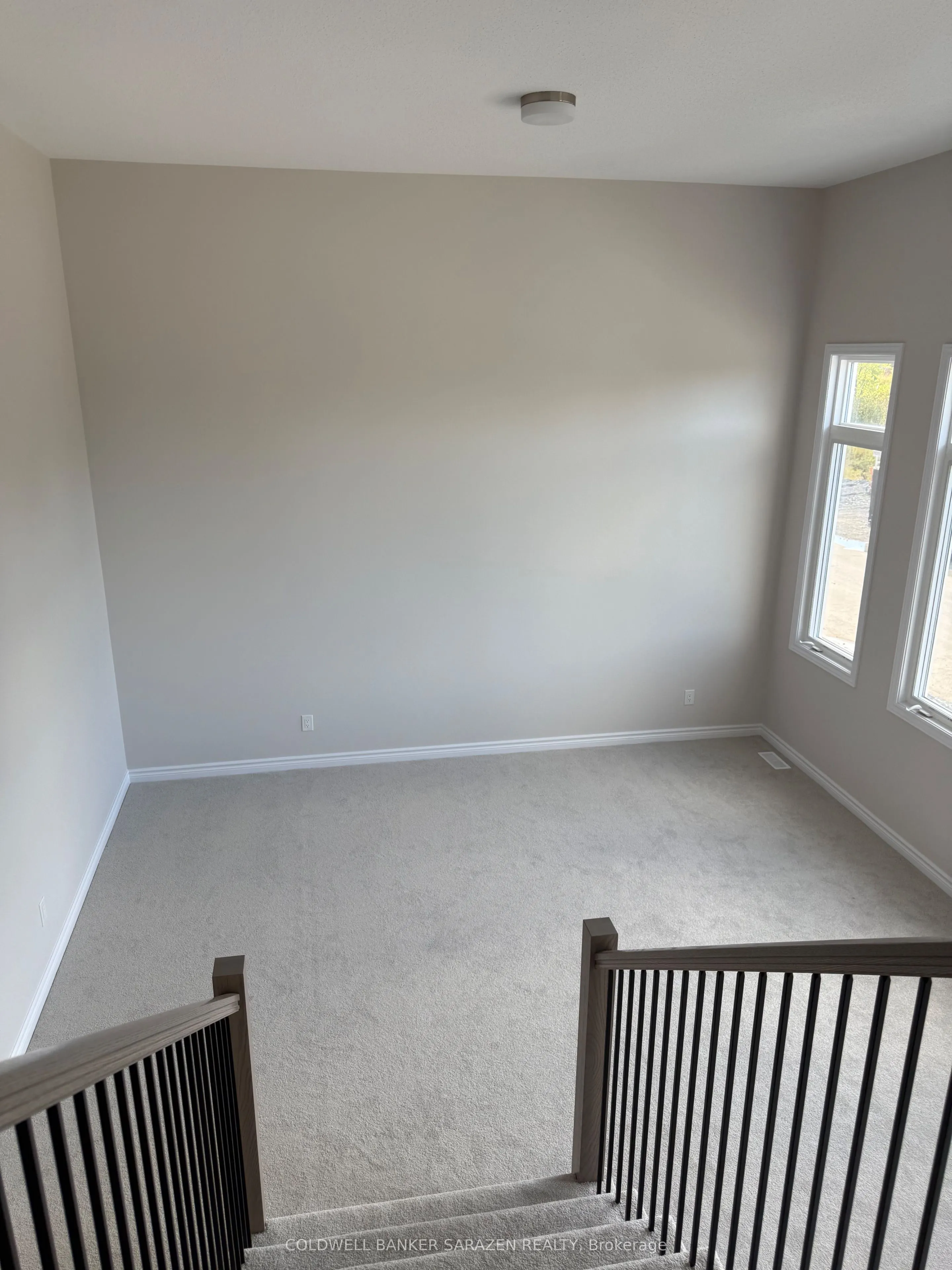 351 Les Emmerson Drive
