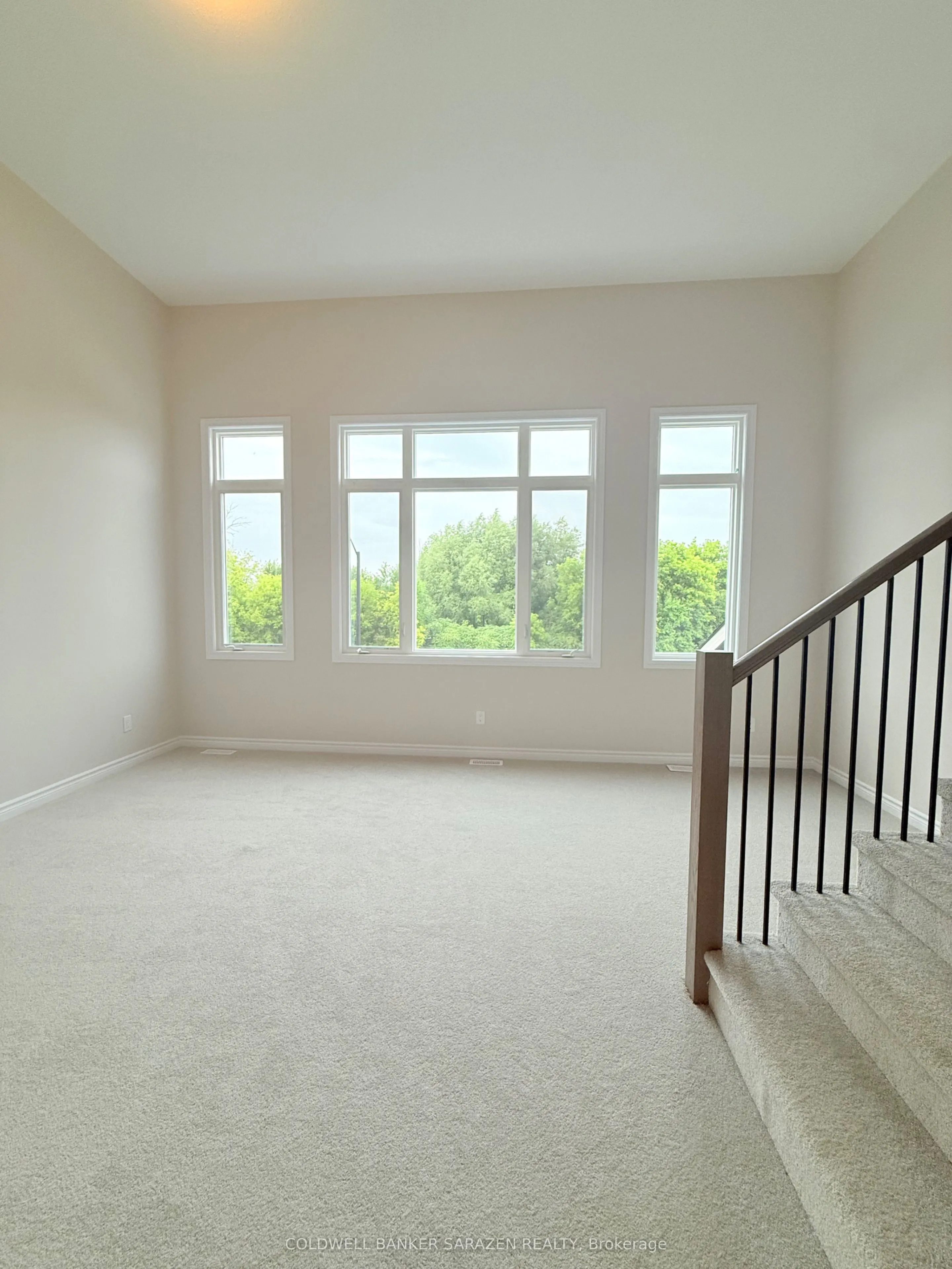 351 Les Emmerson Drive
