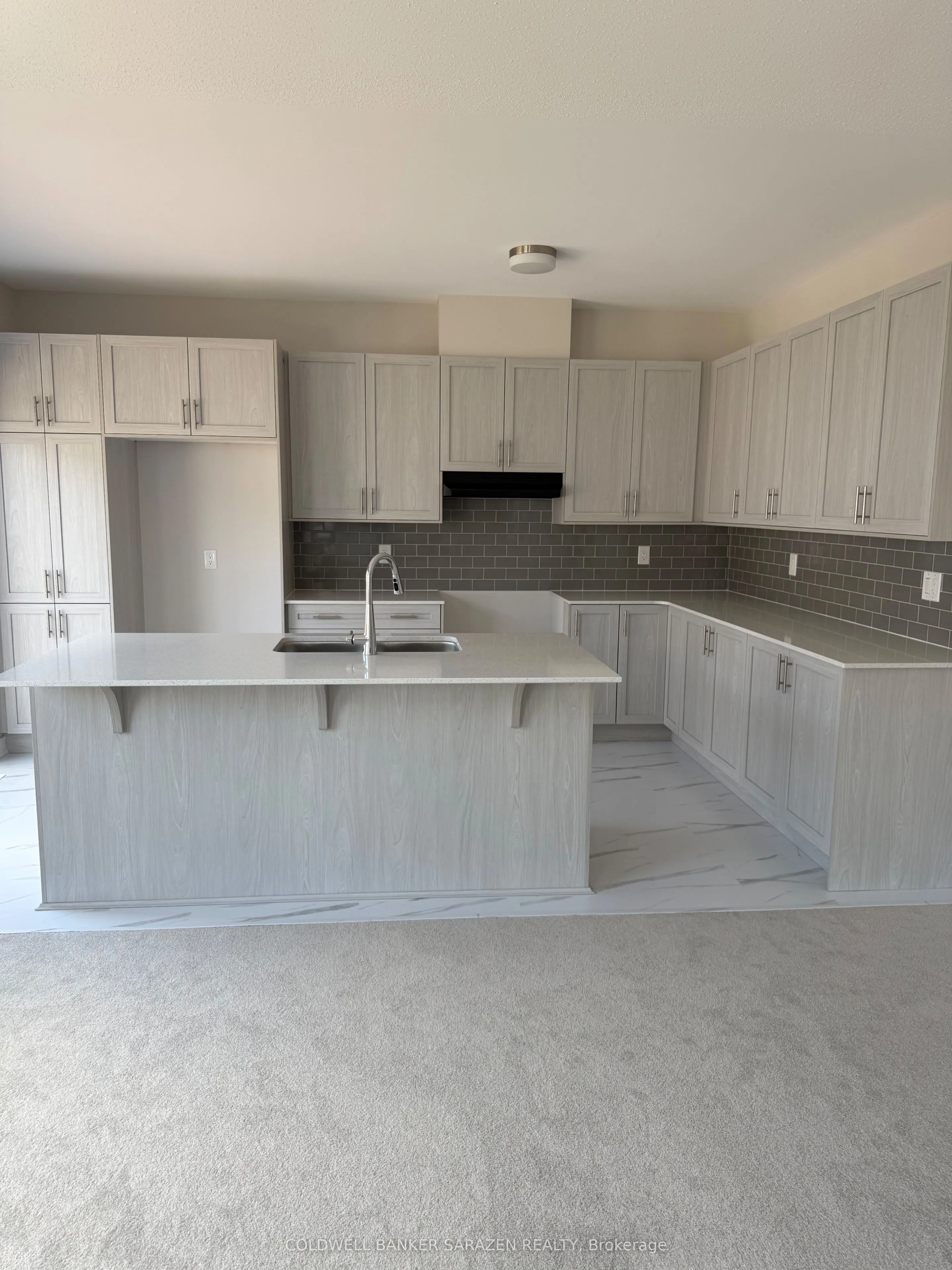 351 Les Emmerson Drive